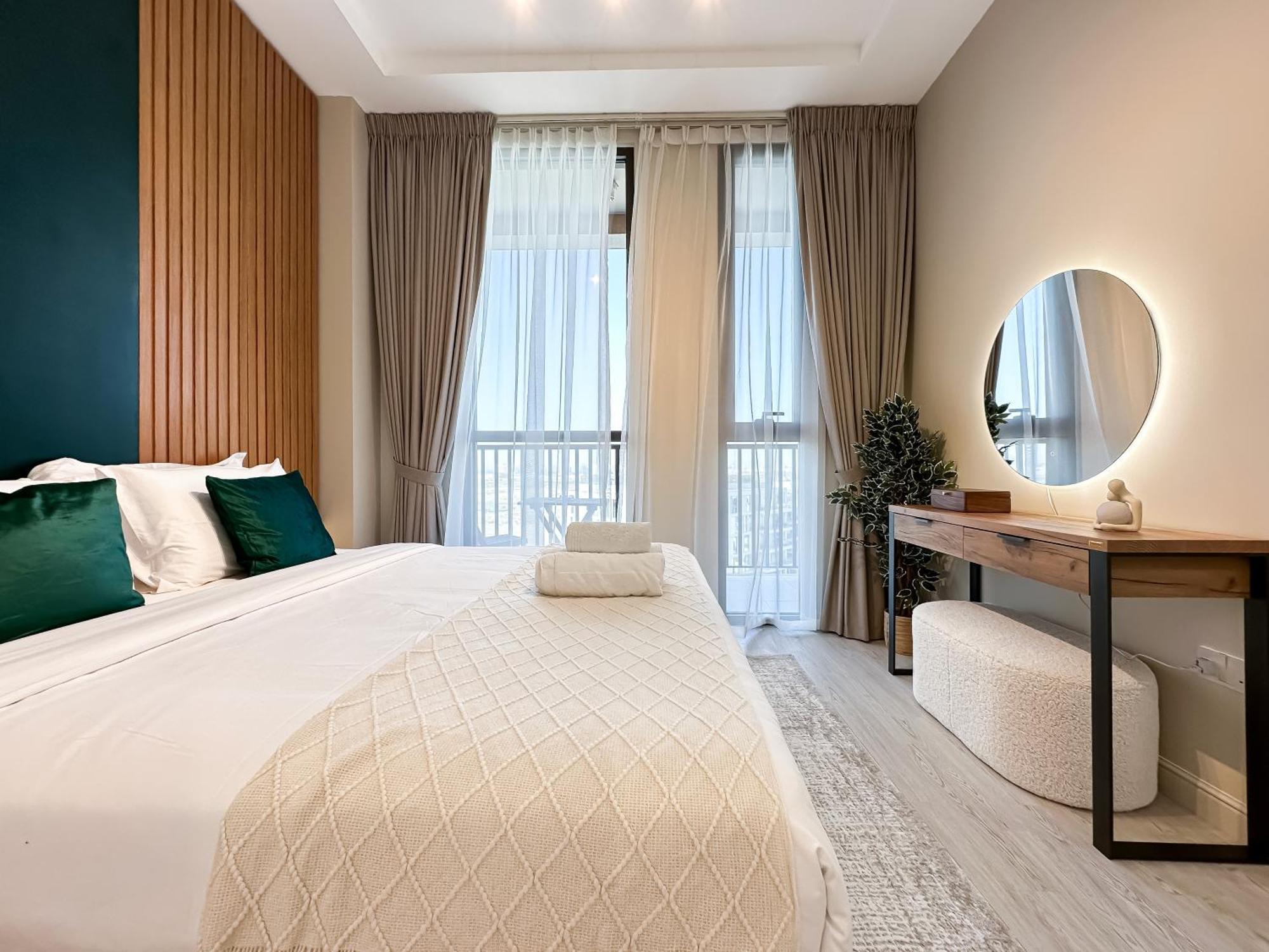 Trophy - Stylish Urban Retreat At Midtown Noor 1