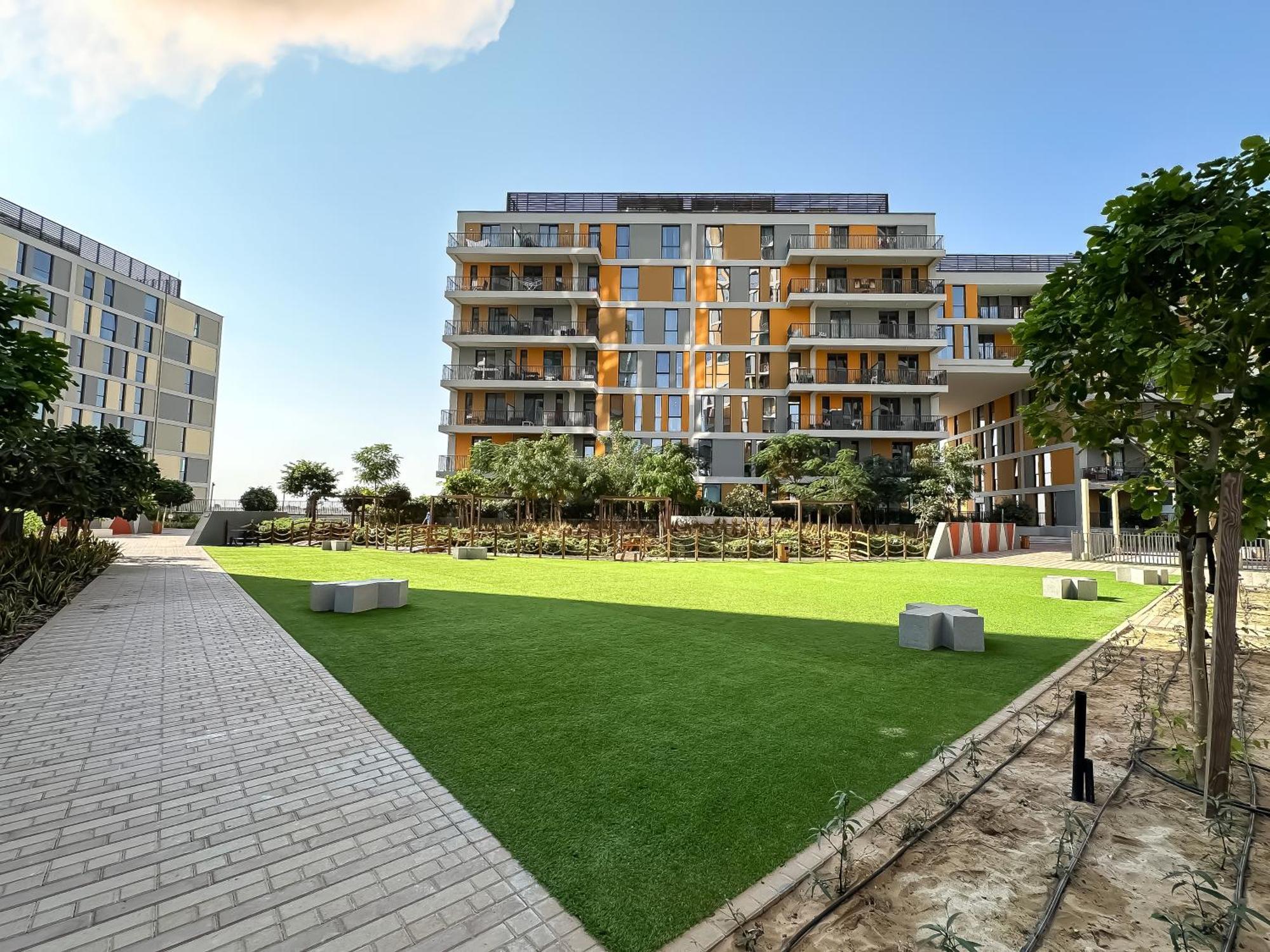 Trophy - Stylish Urban Retreat At Midtown Noor 1 Apartment *