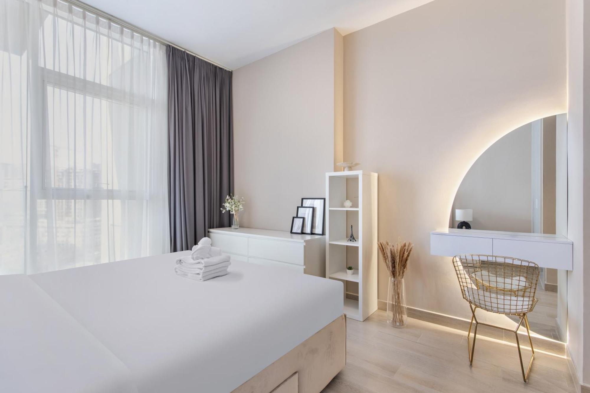 Skyline Serenity At Bloom Heights 1br City-view