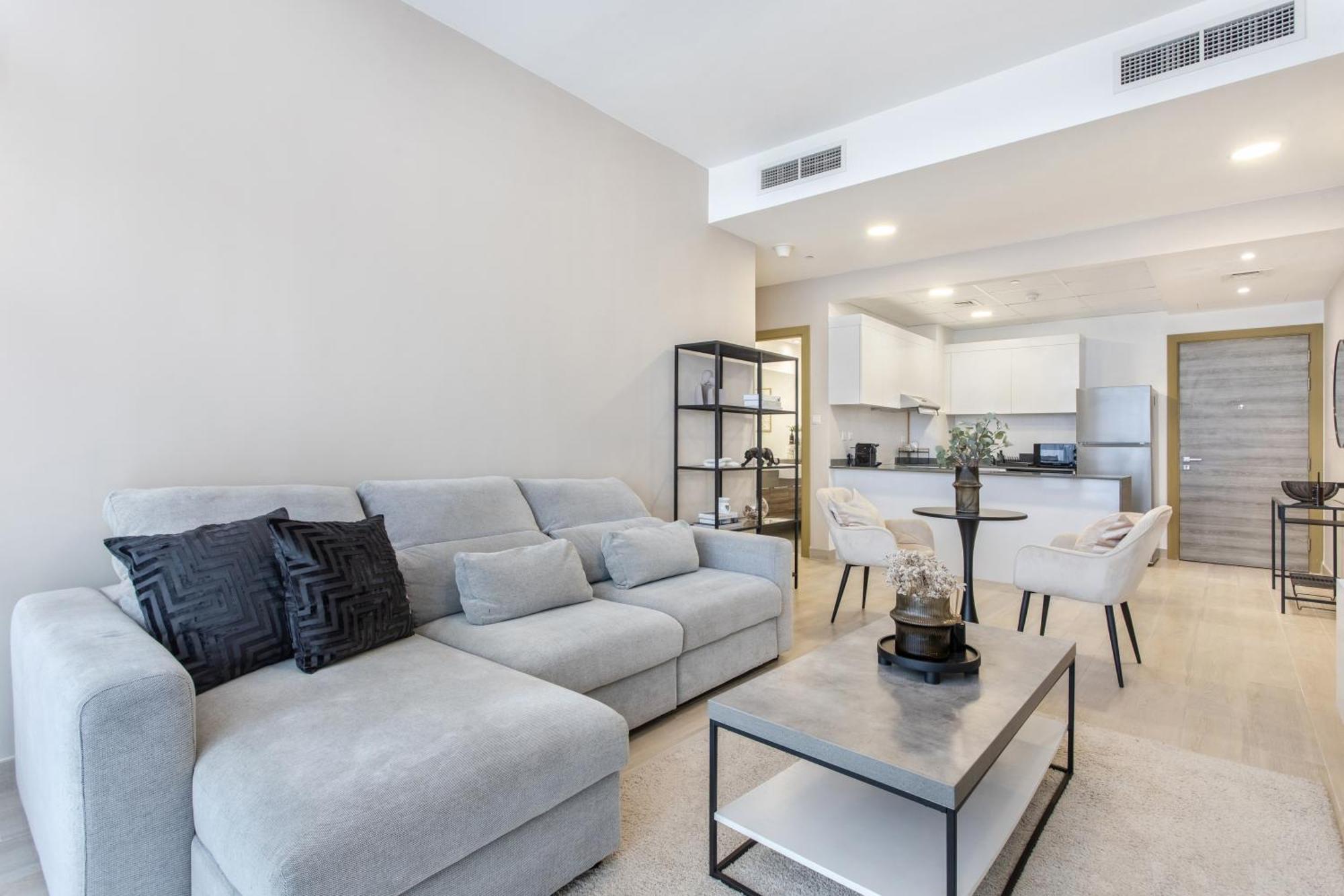 Skyline Serenity At Bloom Heights 1br City-view Dubai