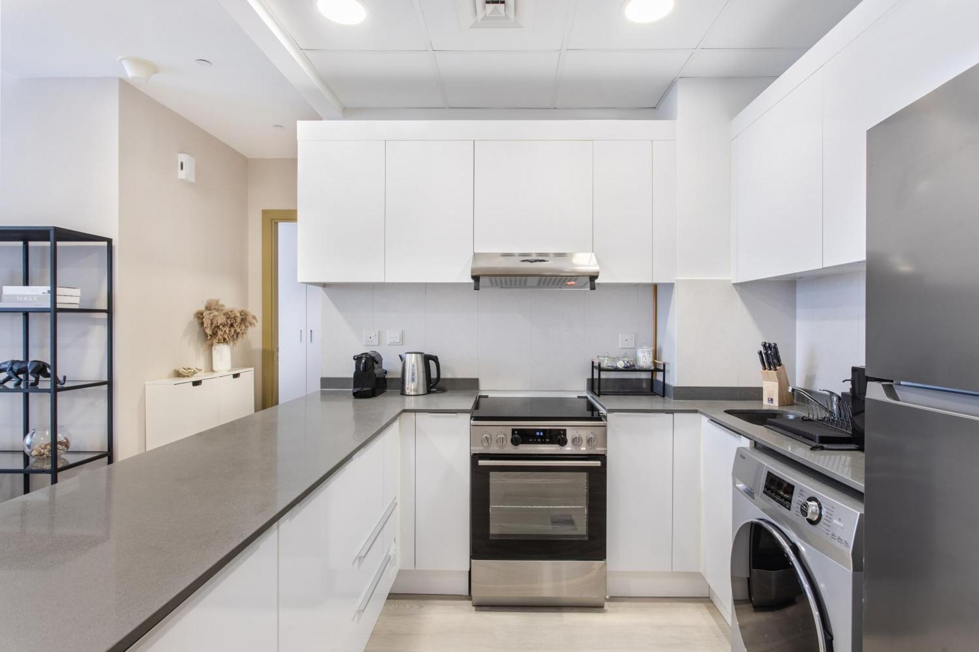 Apartment Skyline Serenity At Bloom Heights 1br City-view