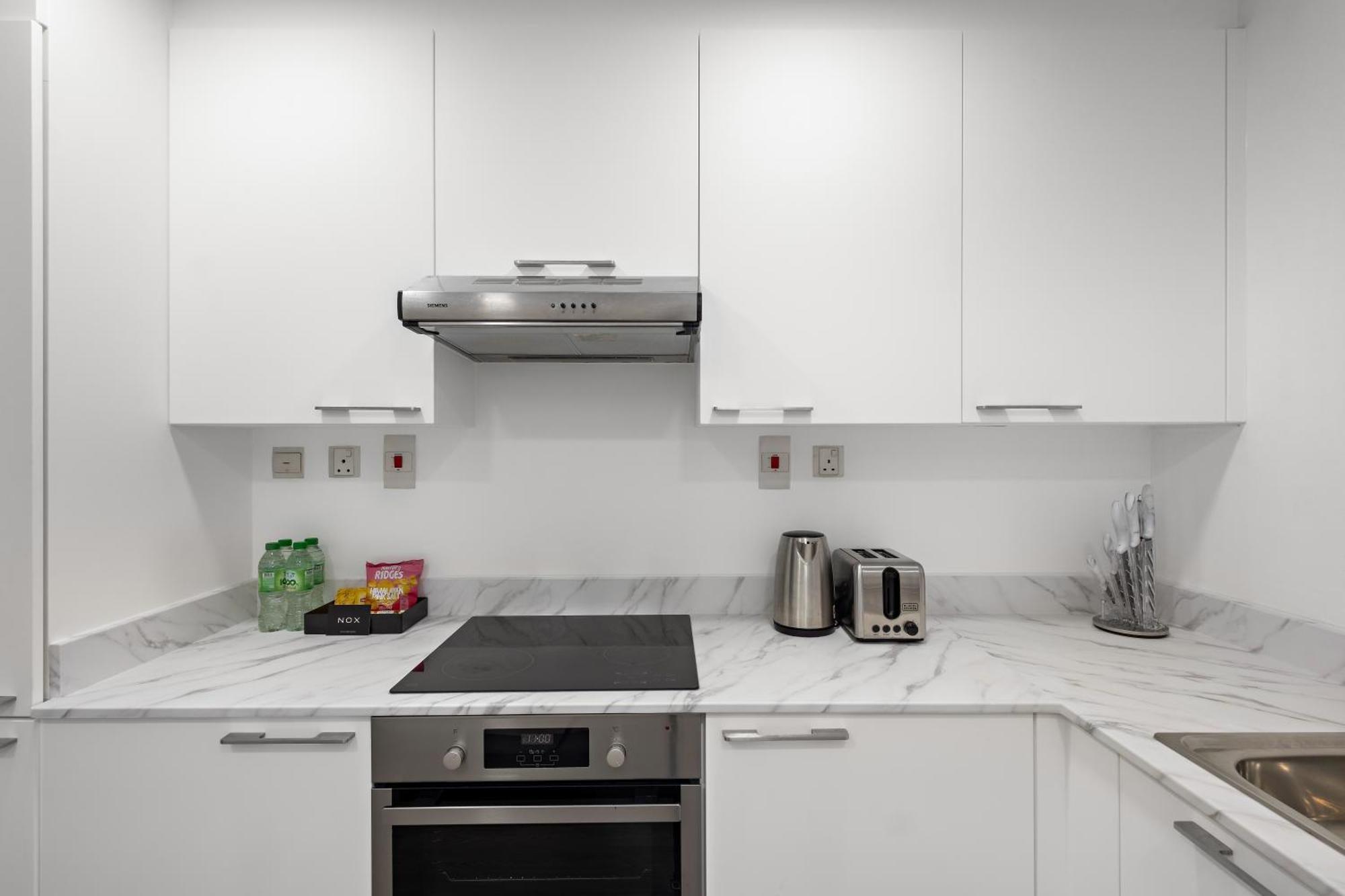 1br With Study View In Bay Square B13