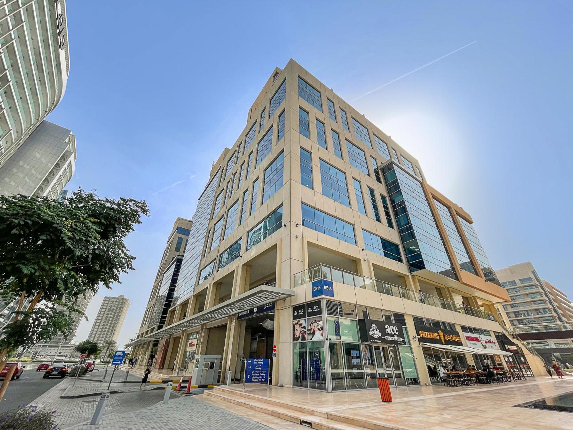 Apartment 1br With Study View In Bay Square B13 *