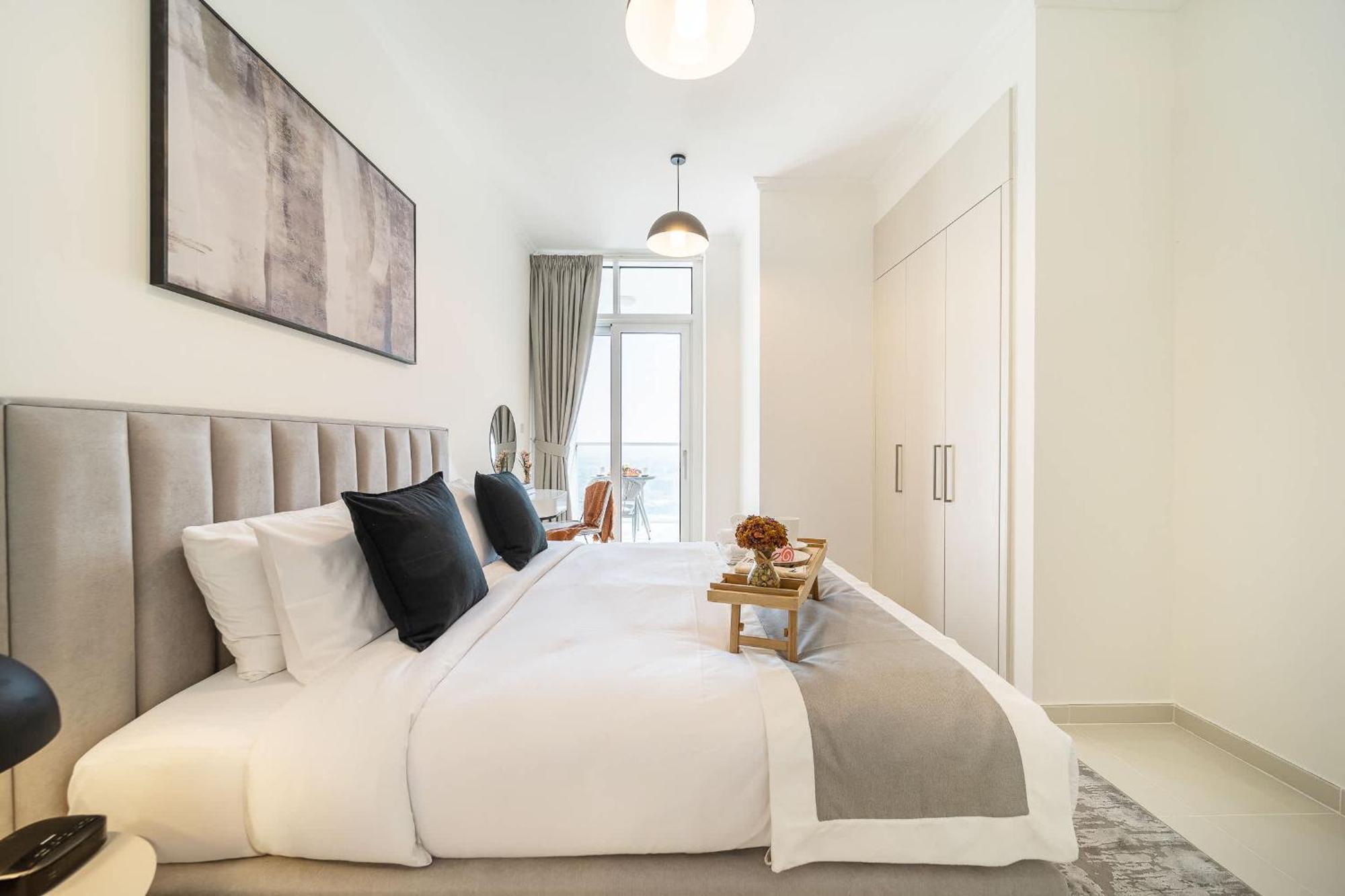 Apartment Airstay - Modern 1br - Full Golf Course Views - Monthly Offer Available