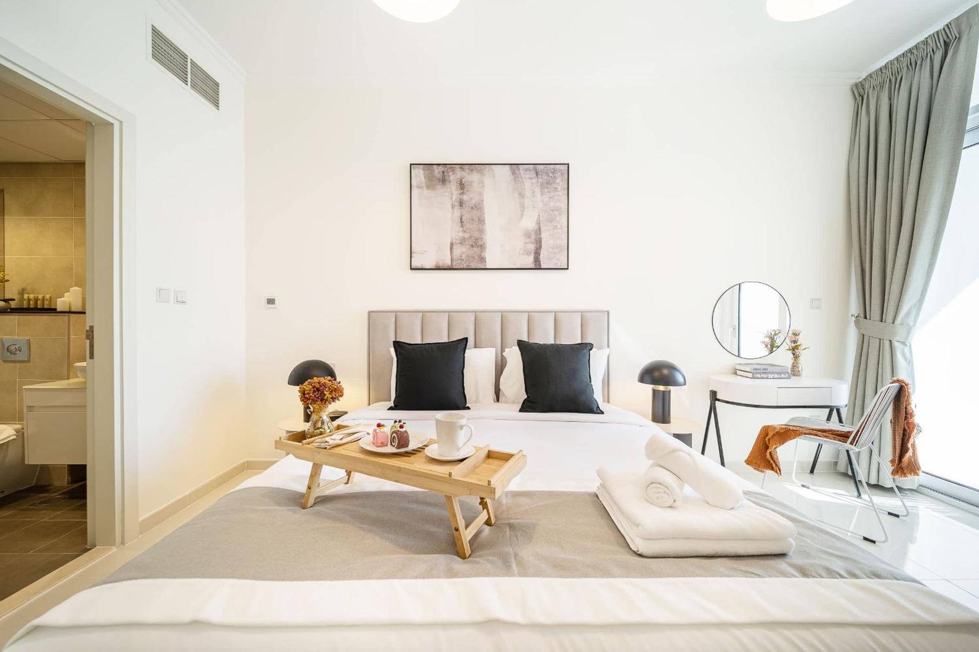 Airstay - Modern 1br - Full Golf Course Views - Monthly Offer Available *