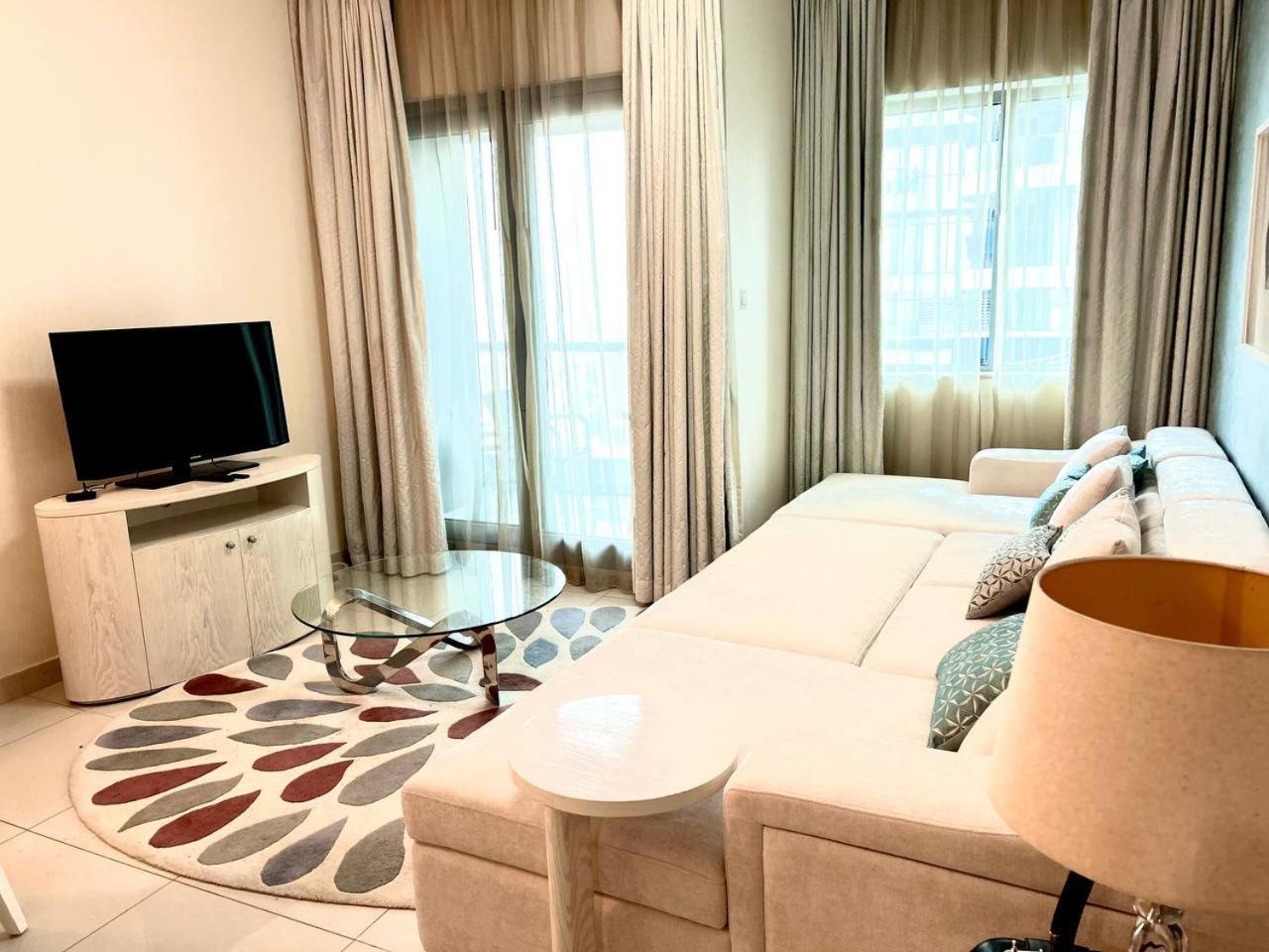 Apartment 1bhk In Damac Masion Mall Street