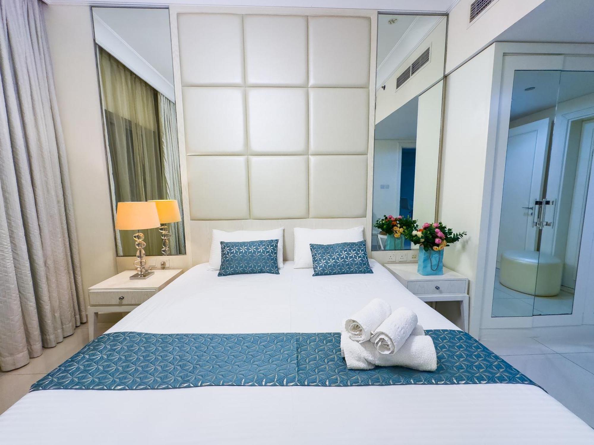 Apartment 1bhk In Damac Masion Mall Street Dubai