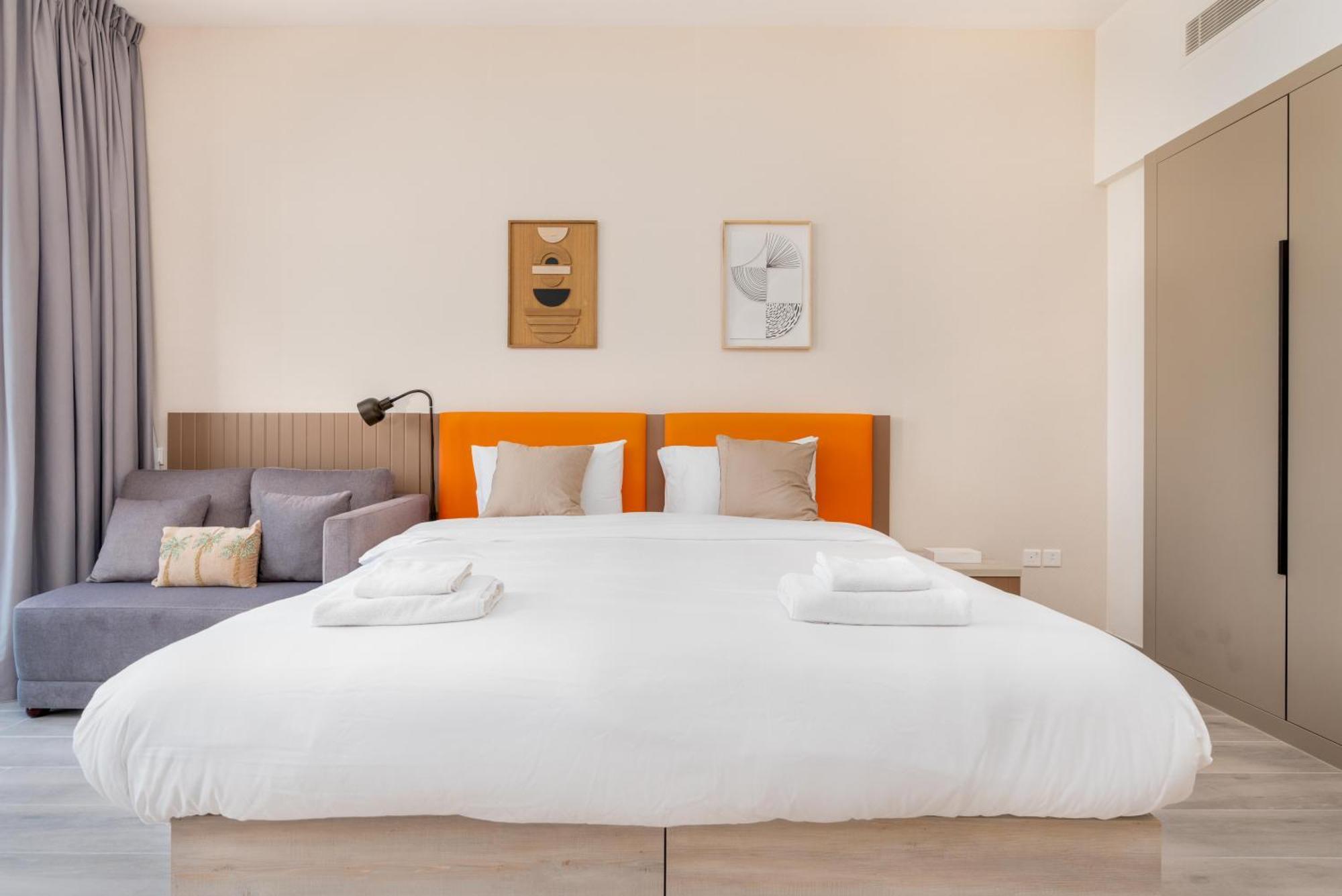 Vacay Lettings - Noor 3 - Midtown Production - Apartment Dubai