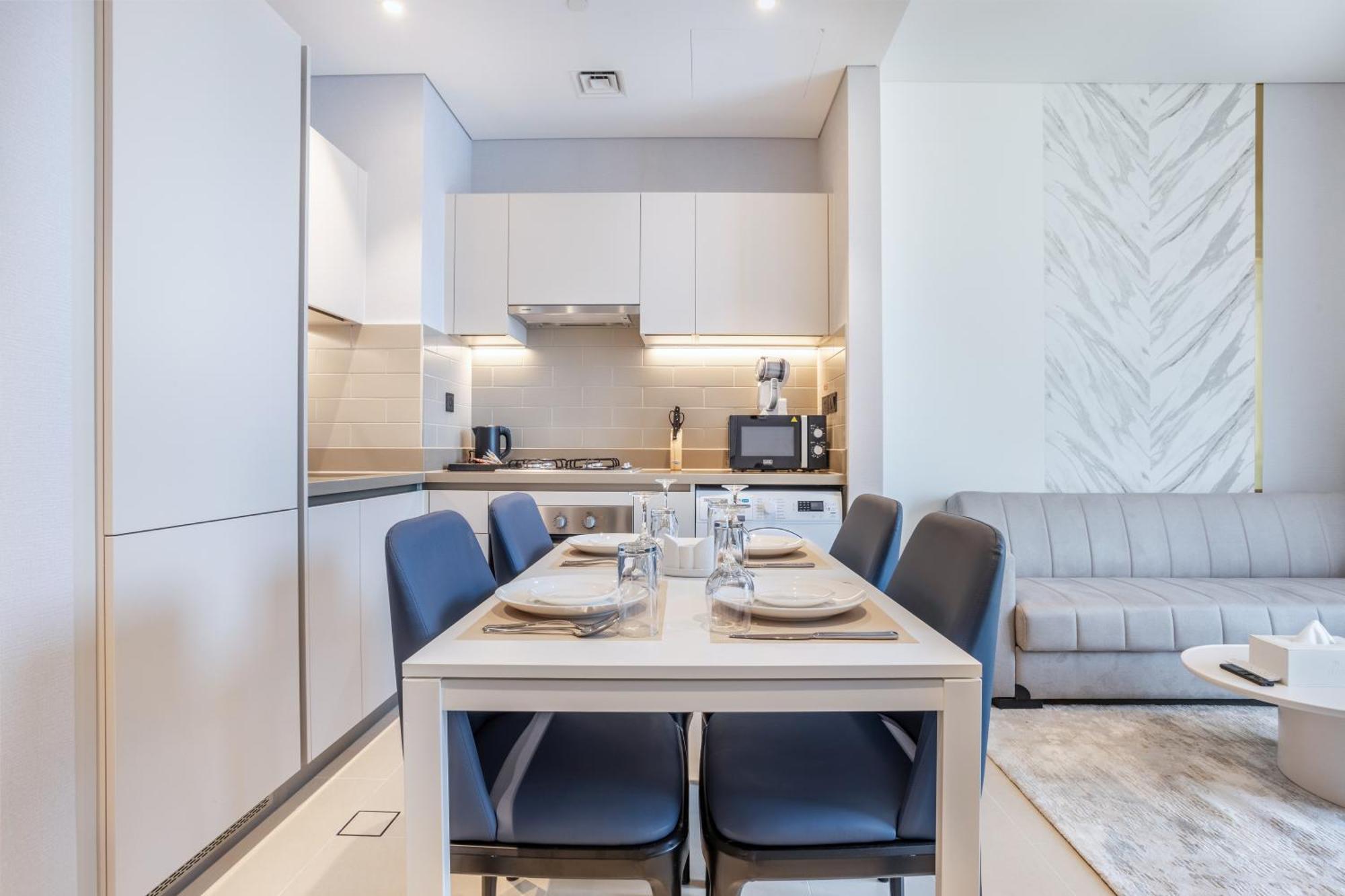 By Latinem Luxury 1br Cv A2807 Near Mall Apartment