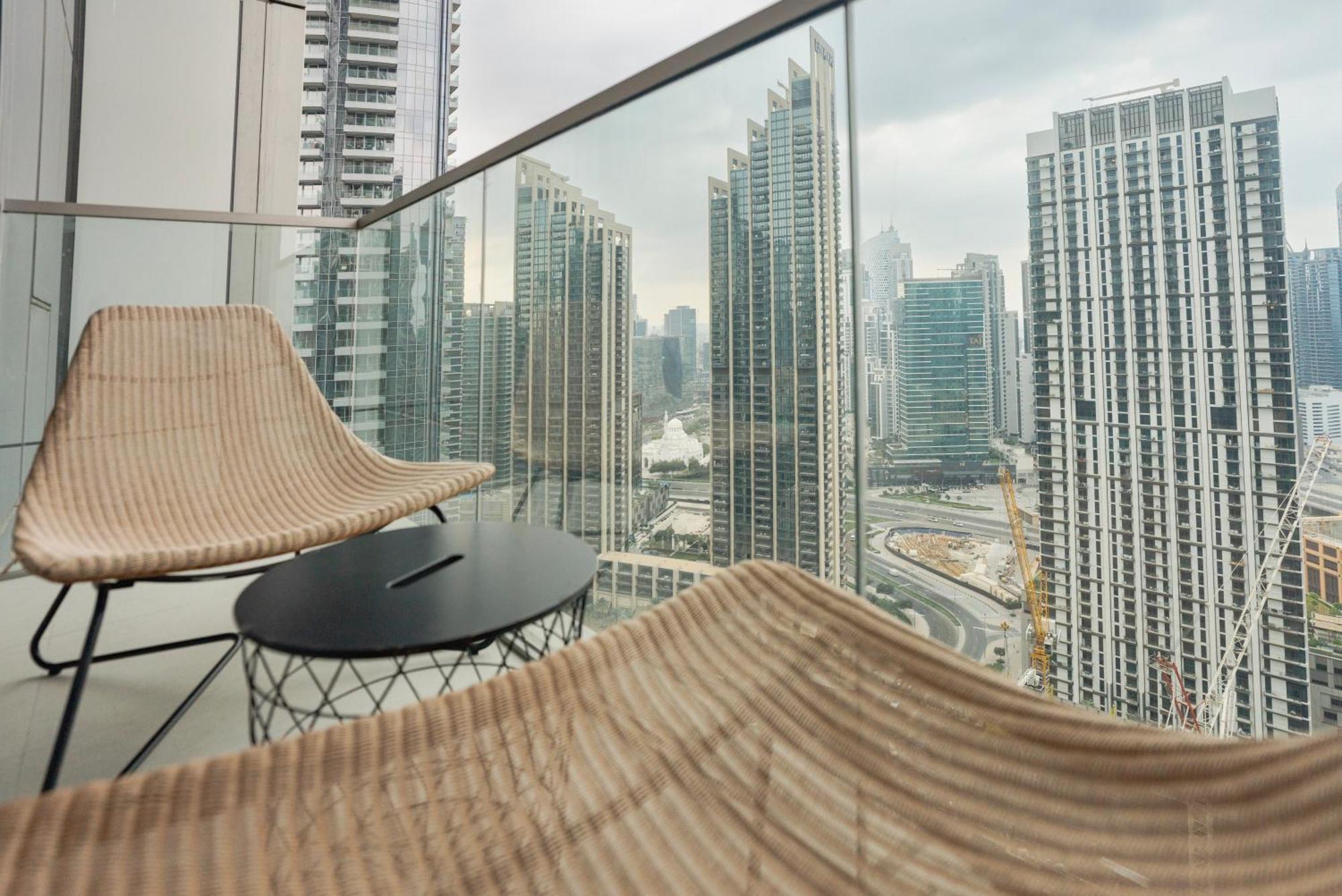 Downtown Luxury - Elegant 1-bedroom - 5 Minutes Walk To Mall Apartment Dubai