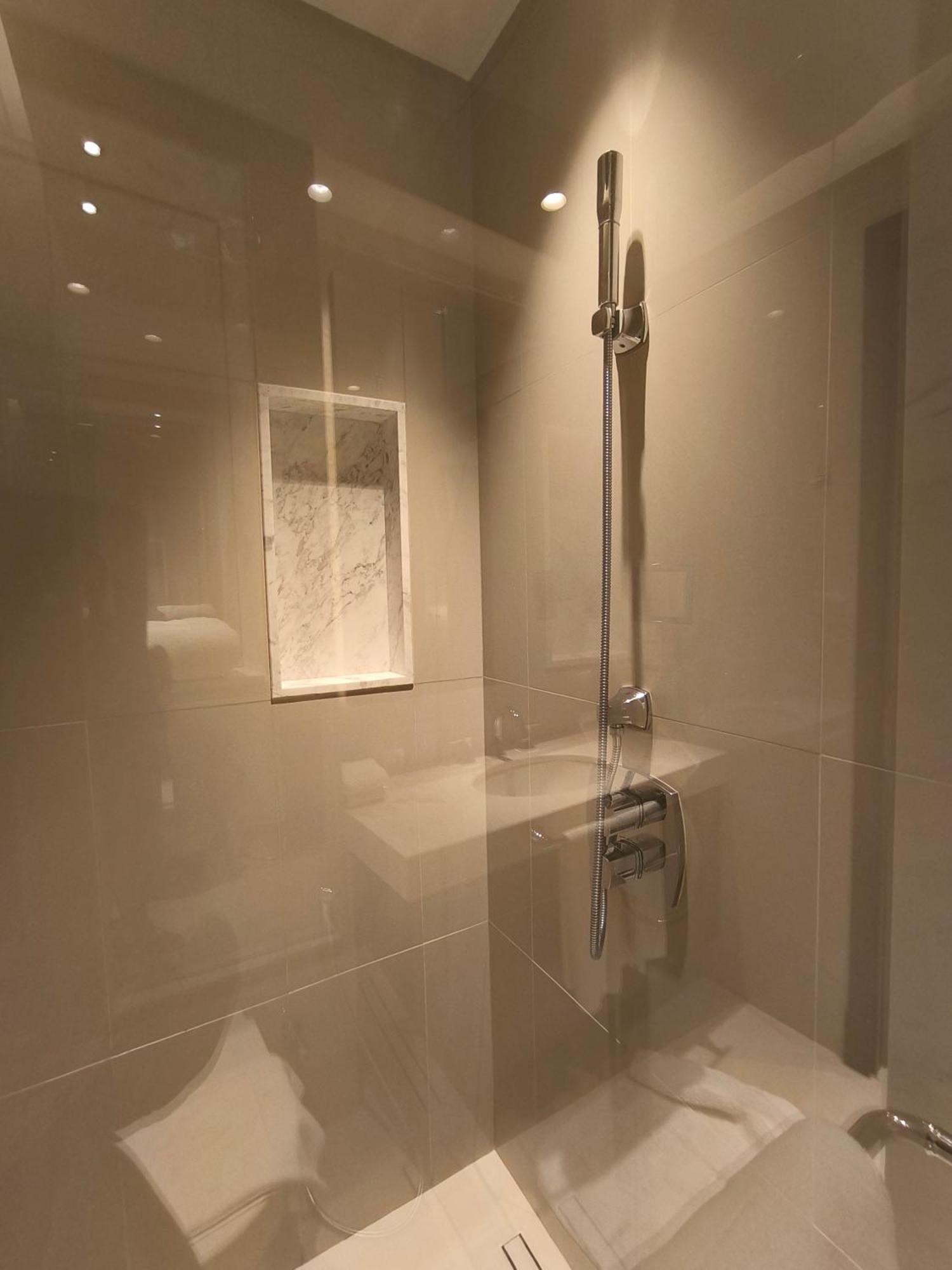 Luxurious 2-bedroom Address Fountain Views Tower 2 Burj Khalifa View Apartment
