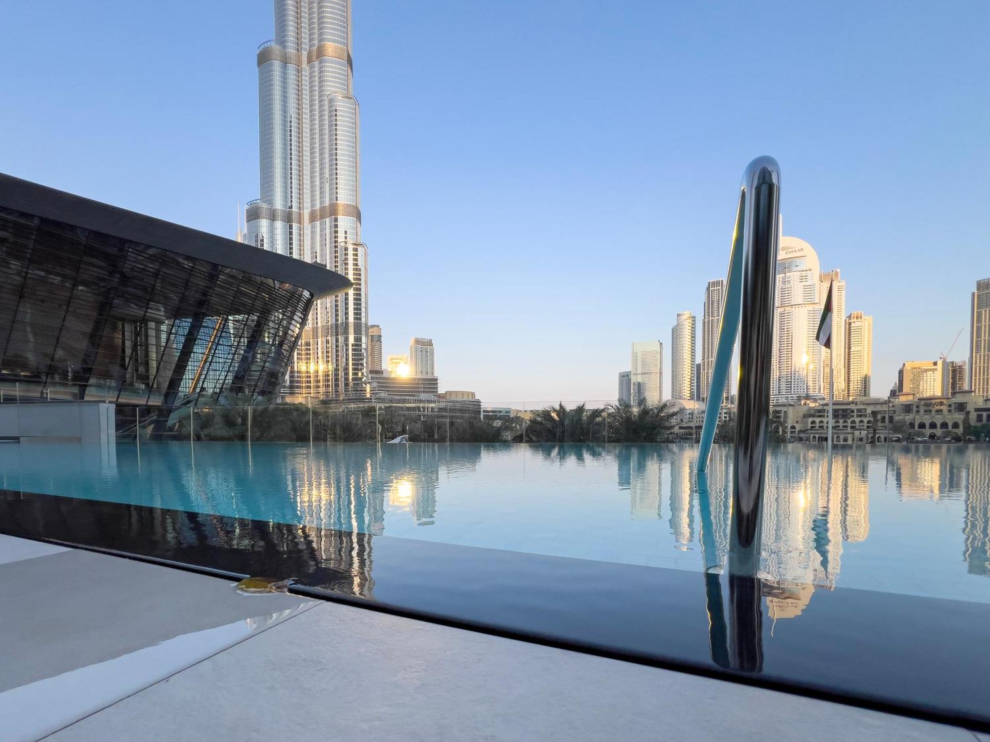 Downtown Luxury - Elegant 1-bedroom - 5 Minutes Walk To Mall Apartment