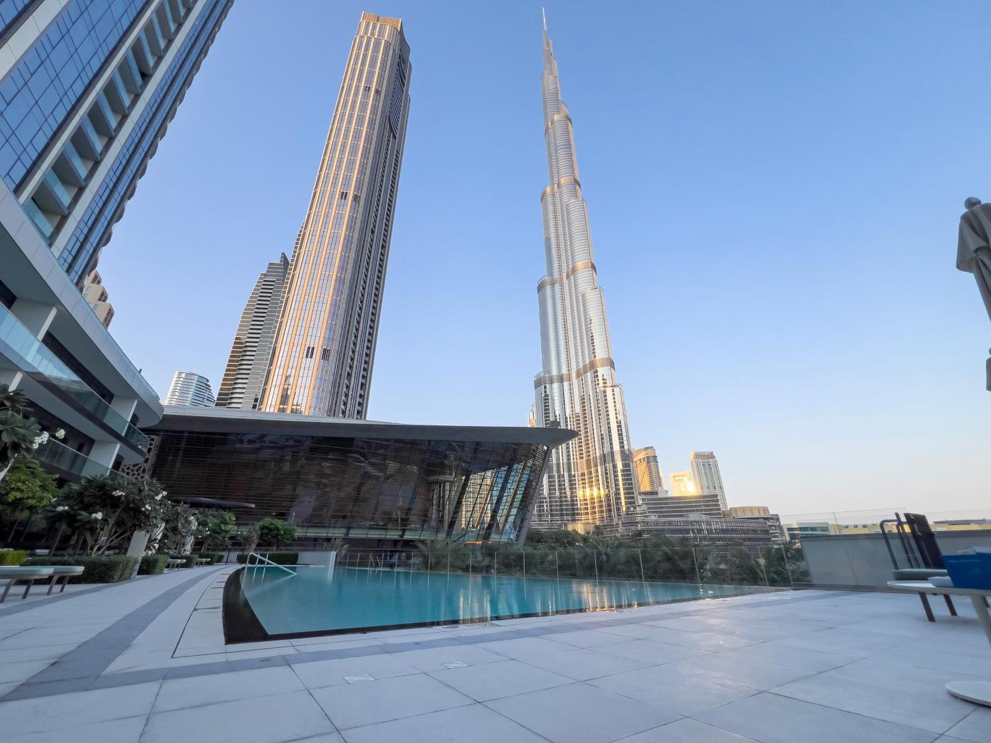 Apartment Downtown Luxury - Elegant 1-bedroom - 5 Minutes Walk To Mall