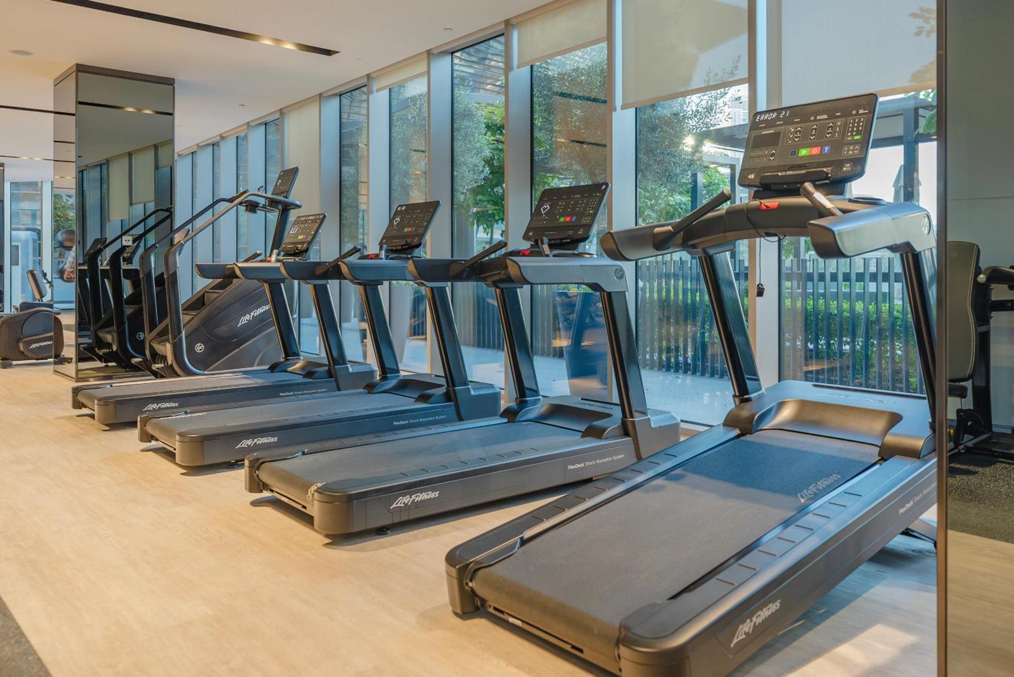 Downtown Luxury - Elegant 1-bedroom - 5 Minutes Walk To Mall Apartment Dubai