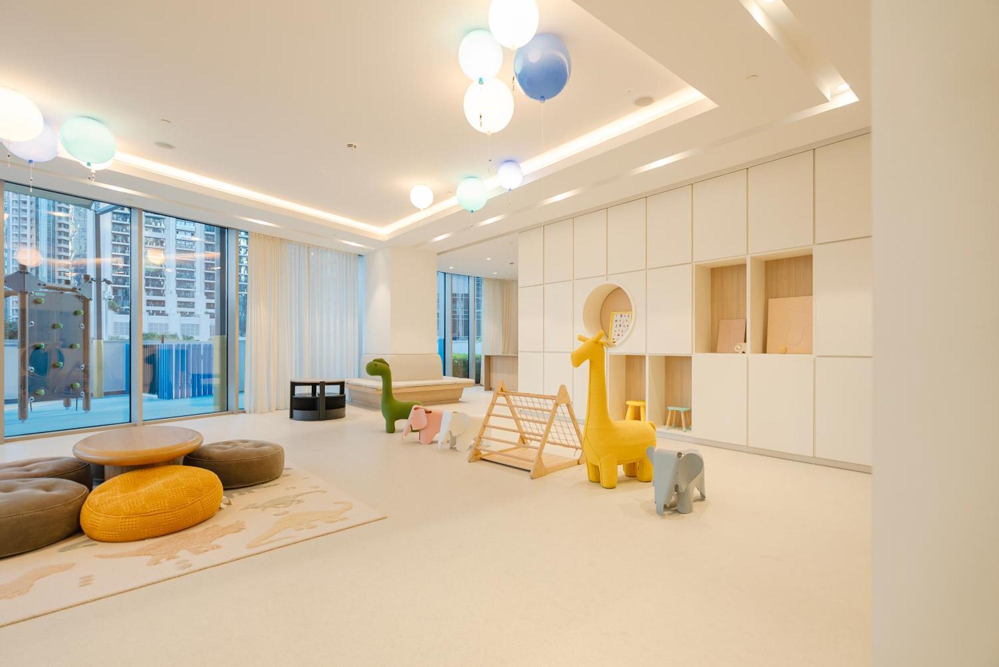 Downtown Luxury - Elegant 1-bedroom - 5 Minutes Walk To Mall Apartment
