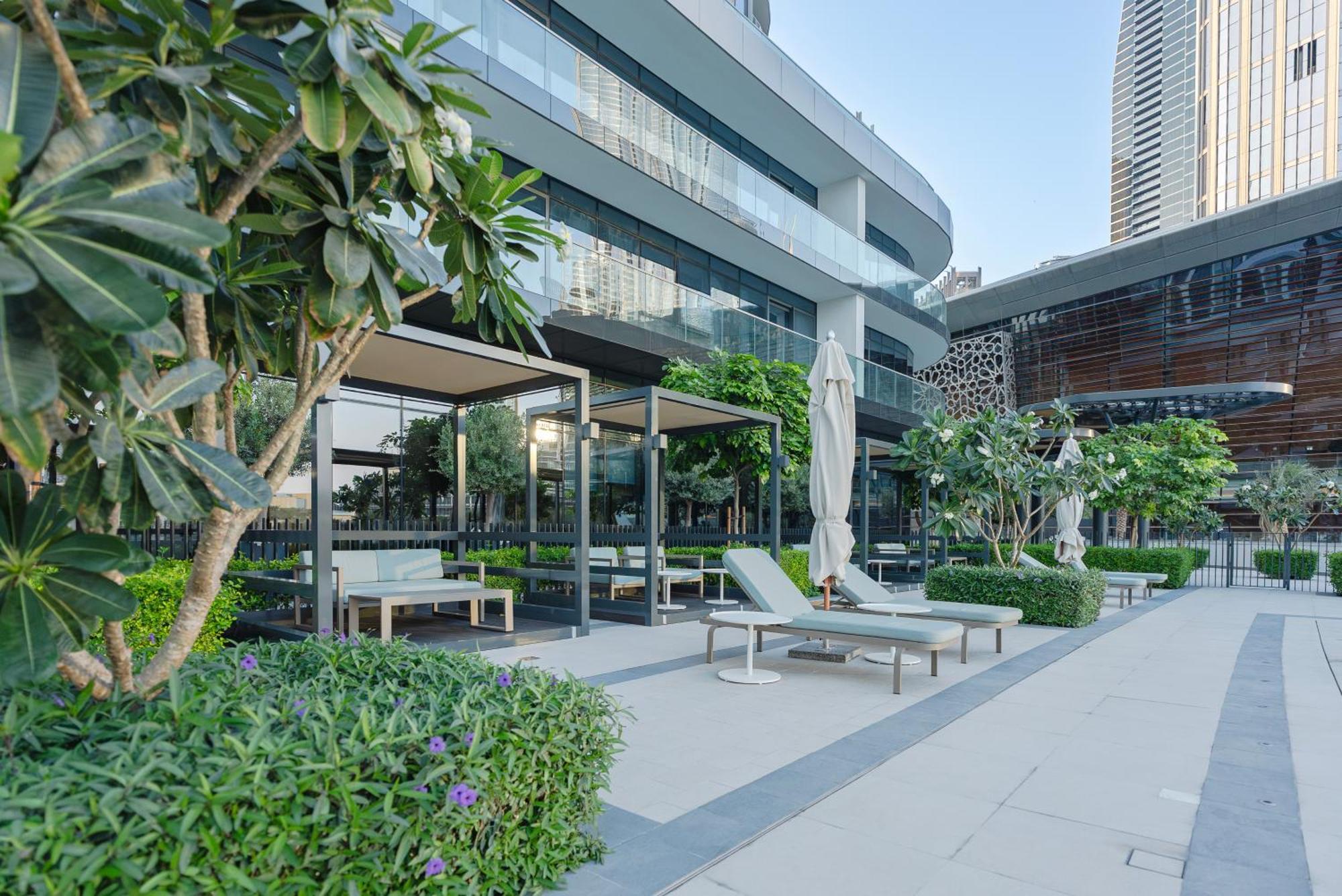 Downtown Luxury - Elegant 1-bedroom - 5 Minutes Walk To Mall Apartment *