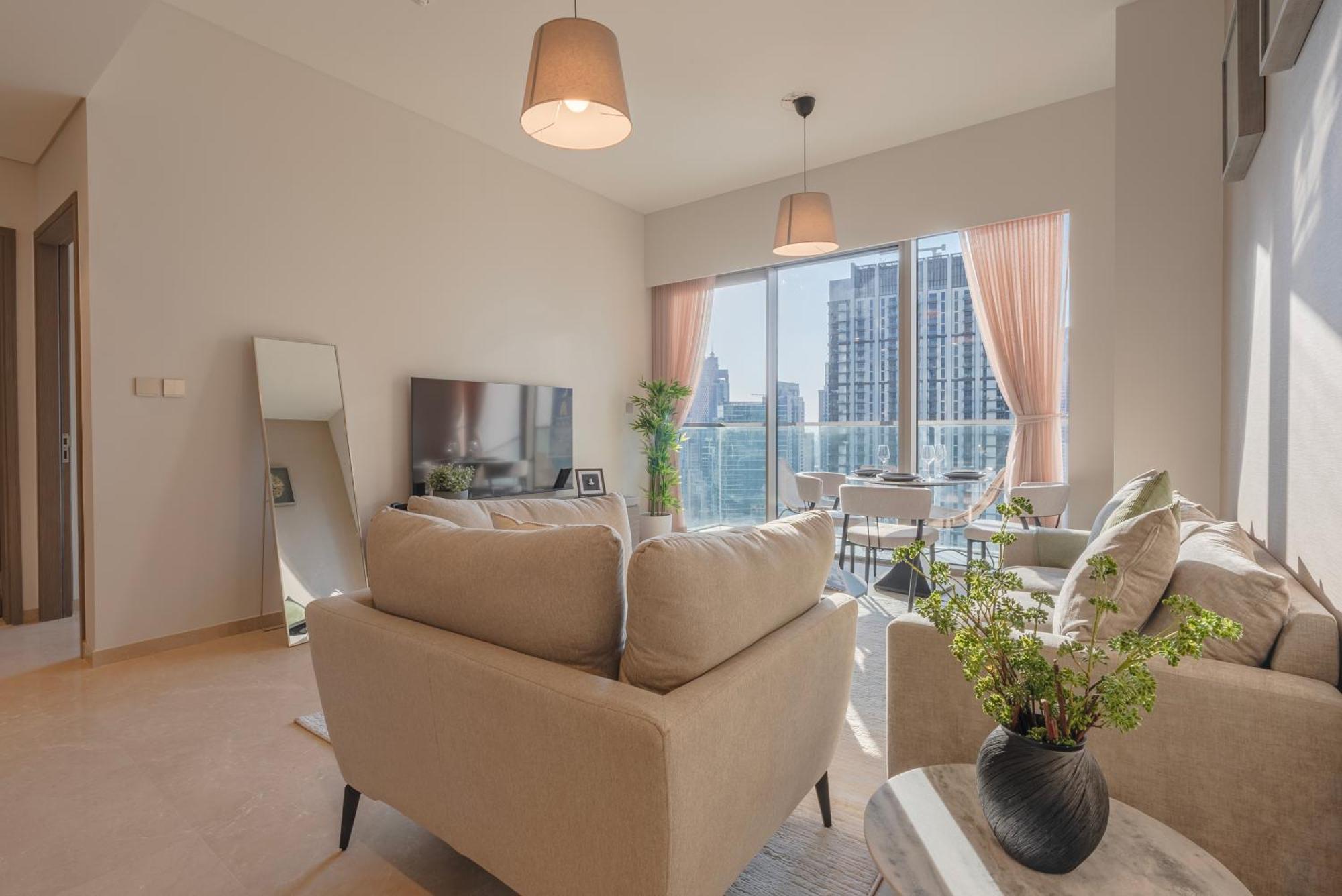 Downtown Luxury - Elegant 1-bedroom - 5 Minutes Walk To Mall Apartment Dubai