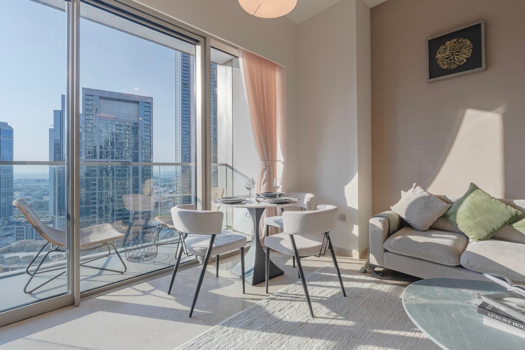 Downtown Luxury - Elegant 1-bedroom - 5 Minutes Walk To Mall Dubai