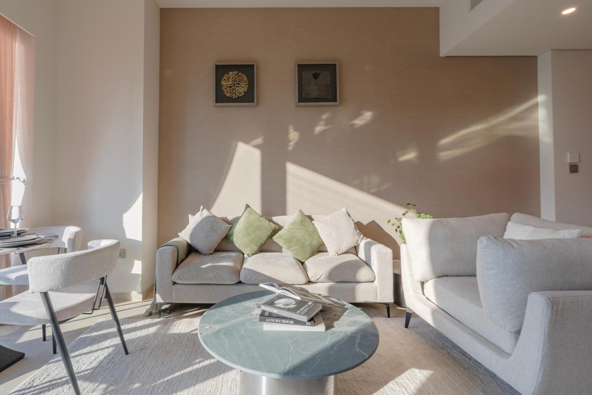 Downtown Luxury - Elegant 1-bedroom - 5 Minutes Walk To Mall * Dubai
