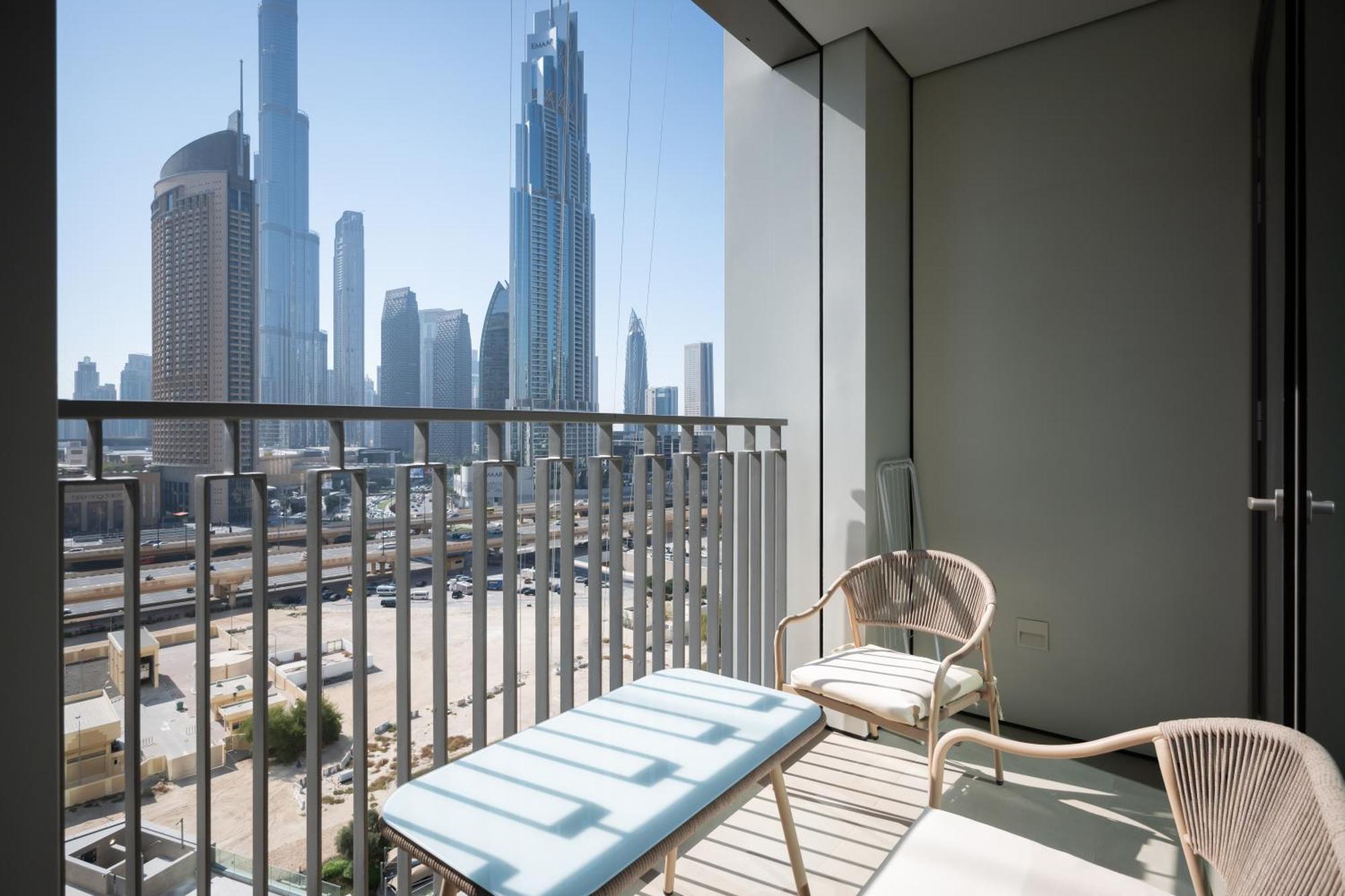 Apartment In Downtown *