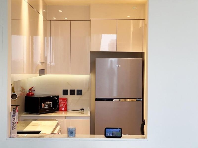 Apartment Luxurious New 1 Bedroom With Balcony And New Building