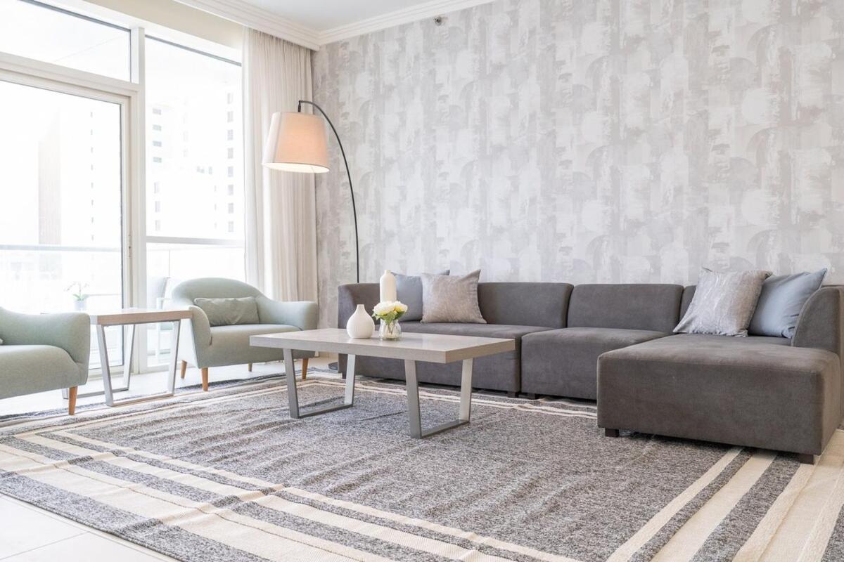 Beachfront Bliss Luxurious 3-br In Jbr * Dubai
