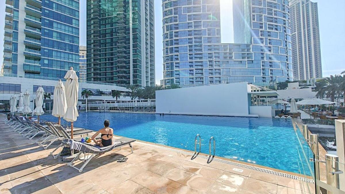 Beachfront Bliss Luxurious 3-br In Jbr * Dubai