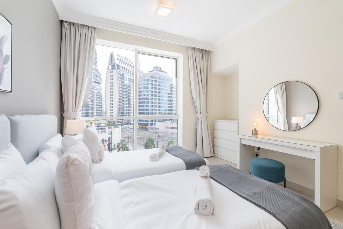 Apartment Beachfront Bliss Luxurious 3-br In Jbr