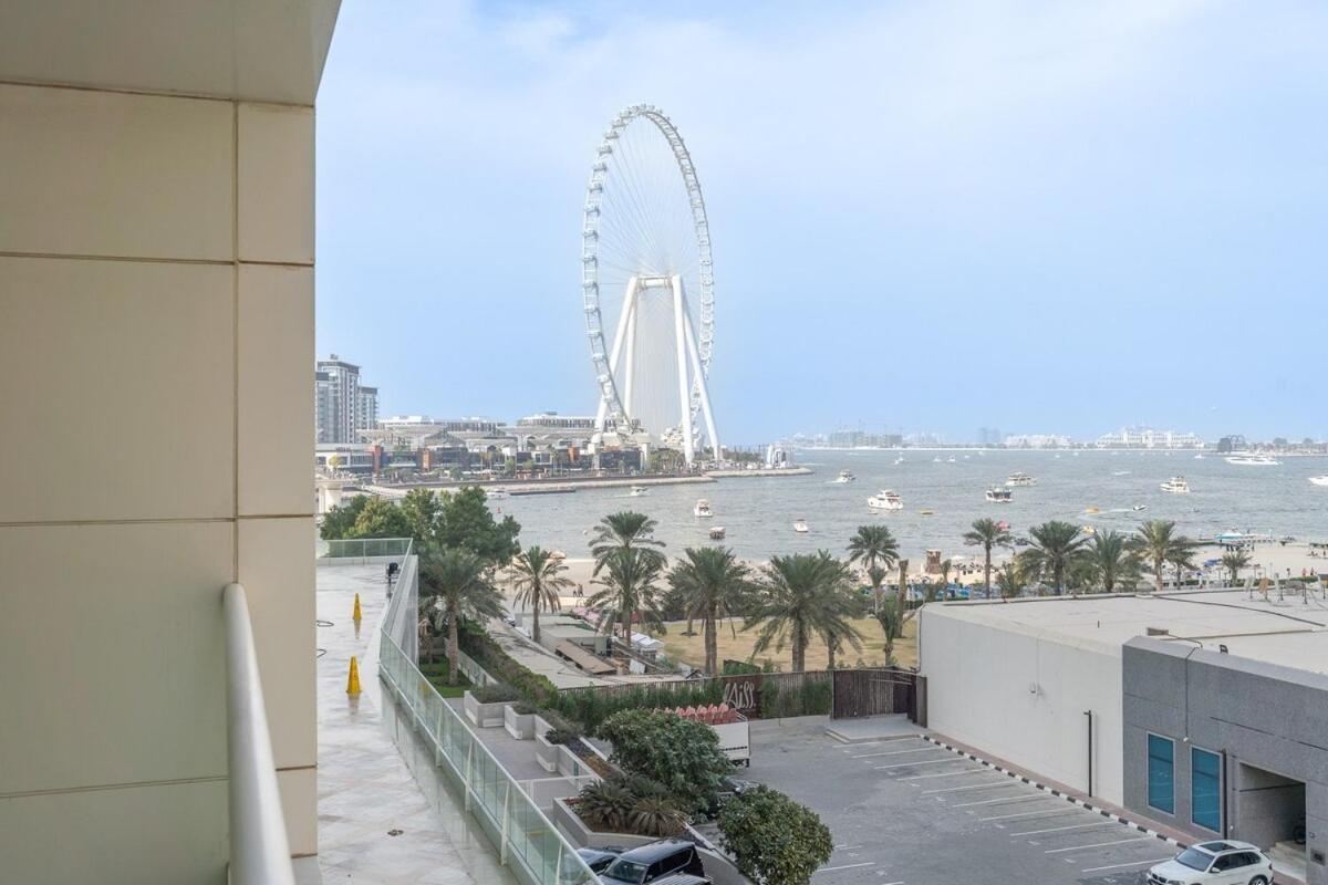 Beachfront Bliss Luxurious 3-br In Jbr