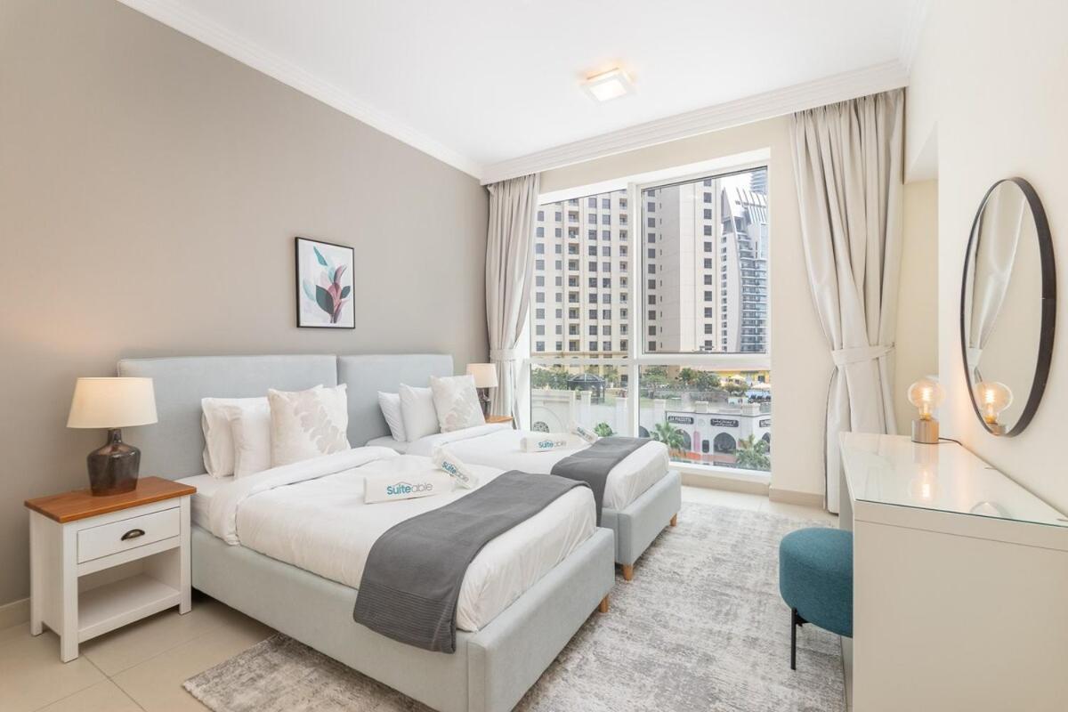 Beachfront Bliss Luxurious 3-br In Jbr Apartment
