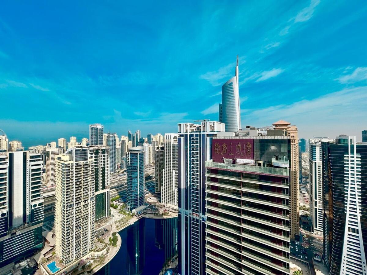 Homes 2 Retreat - Chic 1br With Balcony & Views In Jlt Apartment