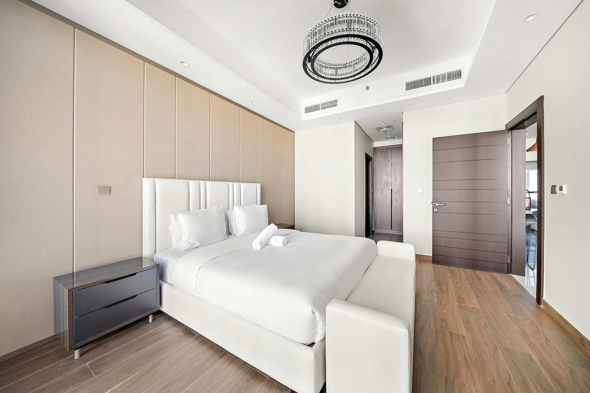 Modern 1br With Stunning Views In Business Bay Apartment *