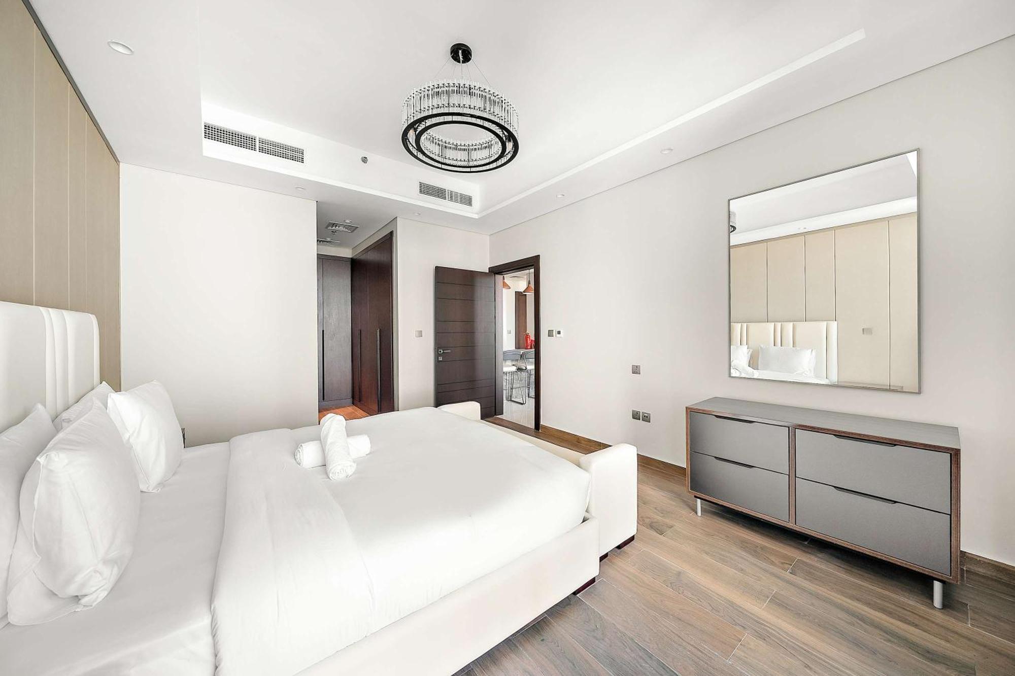 Modern 1br With Stunning Views In Business Bay