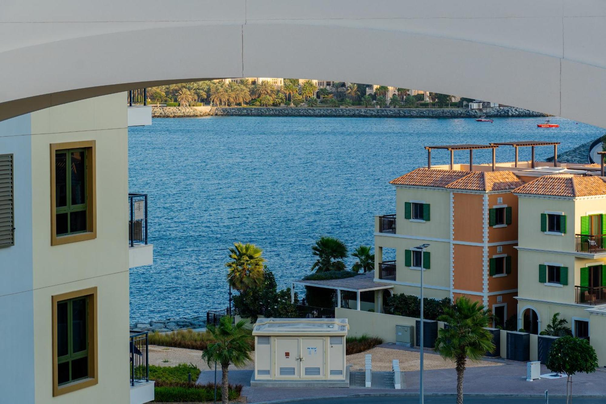 Apartment Wake Up To Yacht Views - 1br With Private Access & Baby Gear *