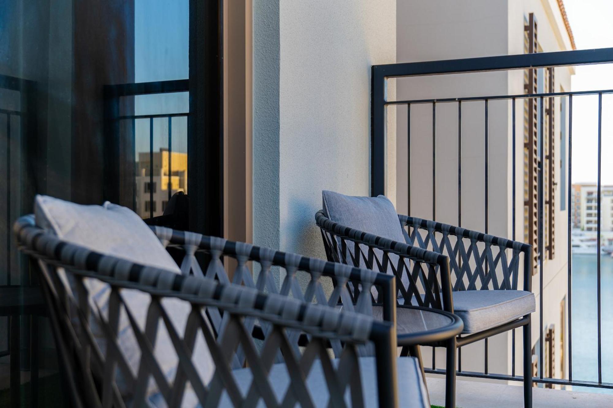 Apartment Wake Up To Yacht Views - 1br With Private Access & Baby Gear Dubai