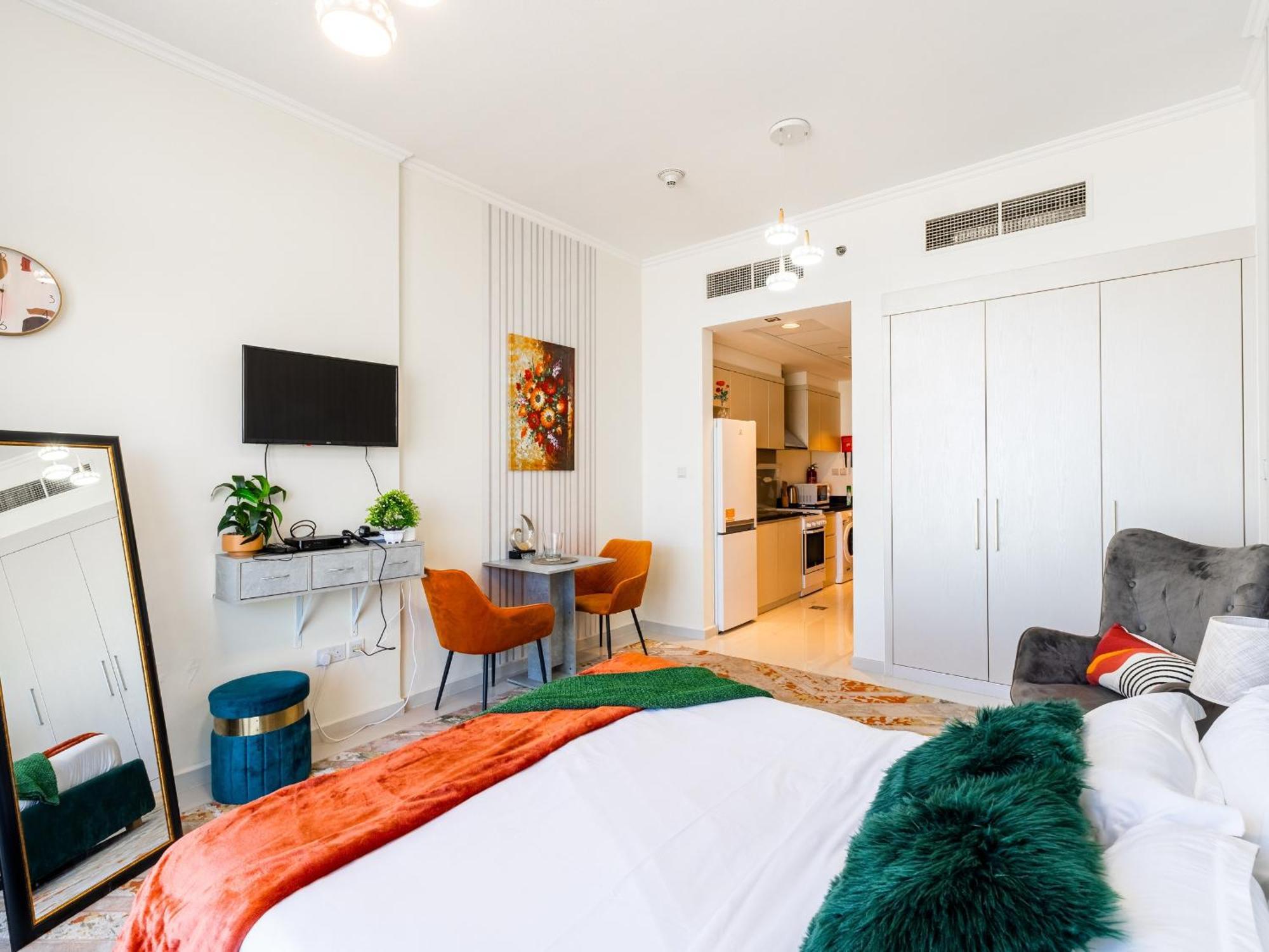 Cozy In Damac Hills - Modern Comfort With Premium Amenities, Managed By Think Realty