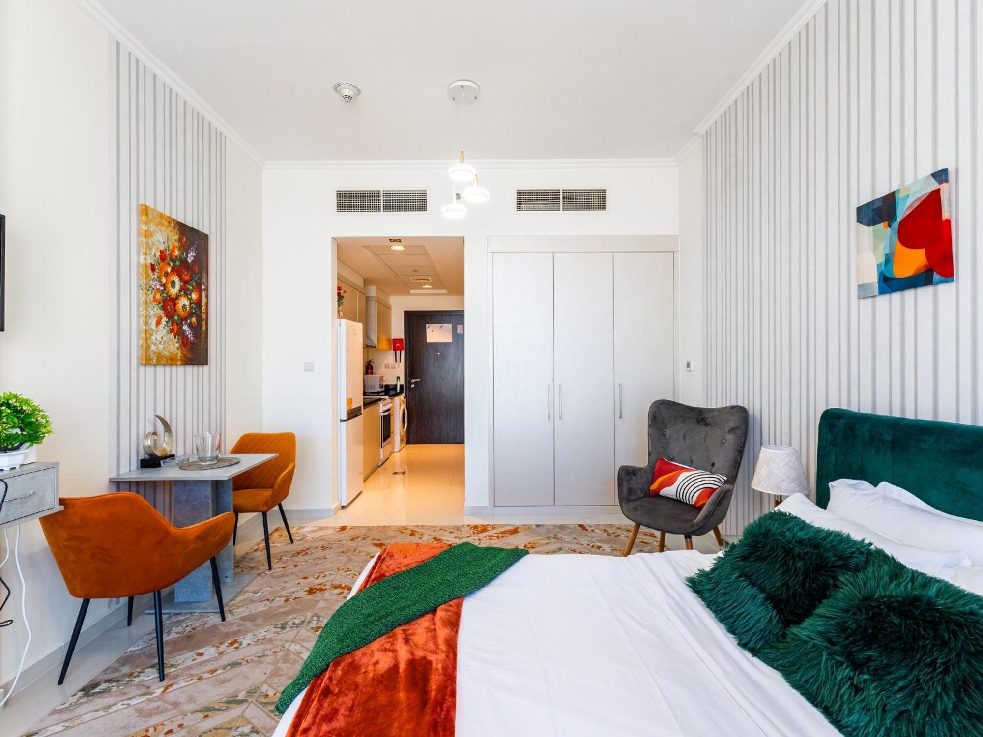 Cozy In Damac Hills - Modern Comfort With Premium Amenities, Managed By Think Realty