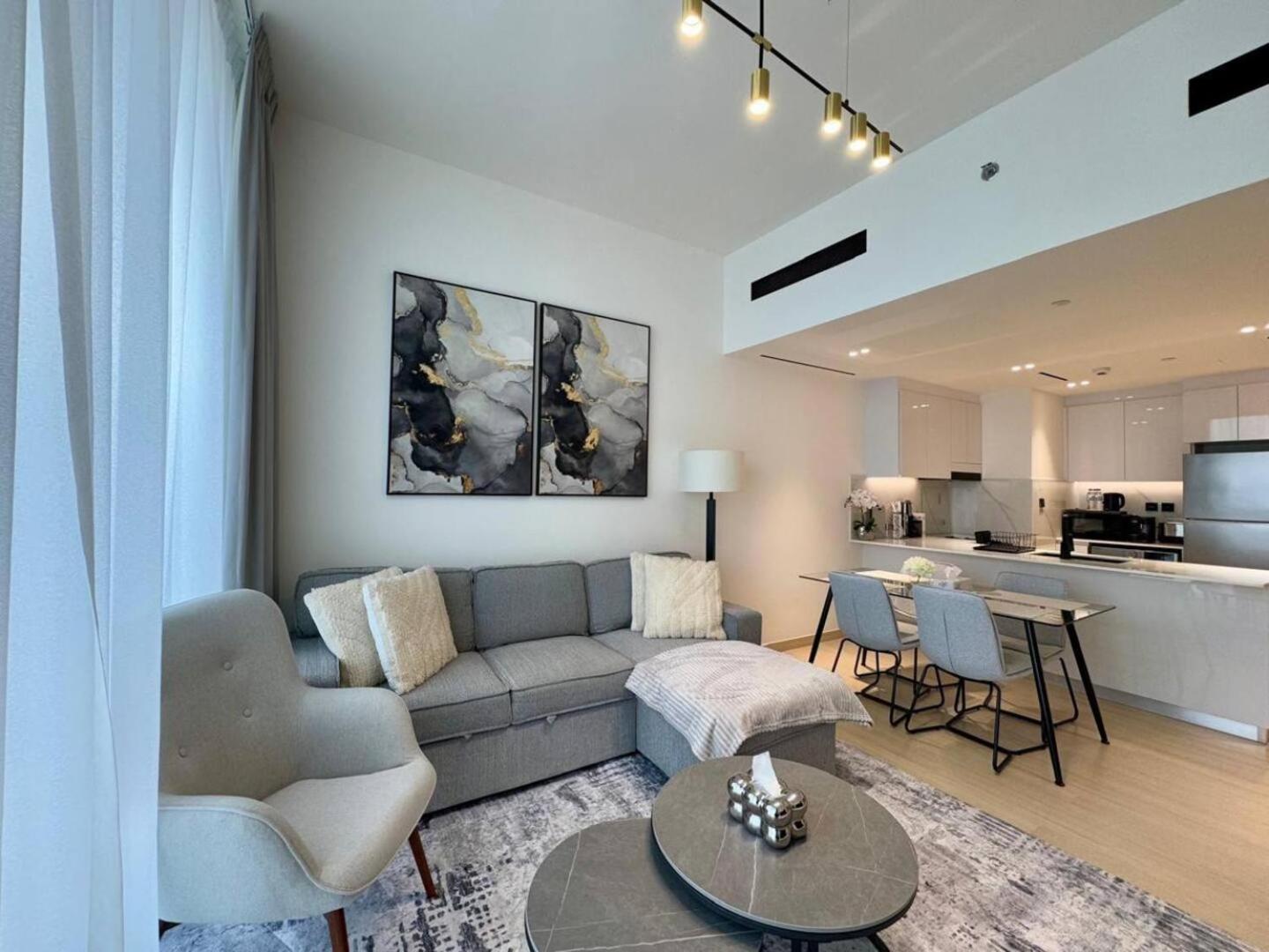 Brand New Premium 1br With Pool View In Jvc