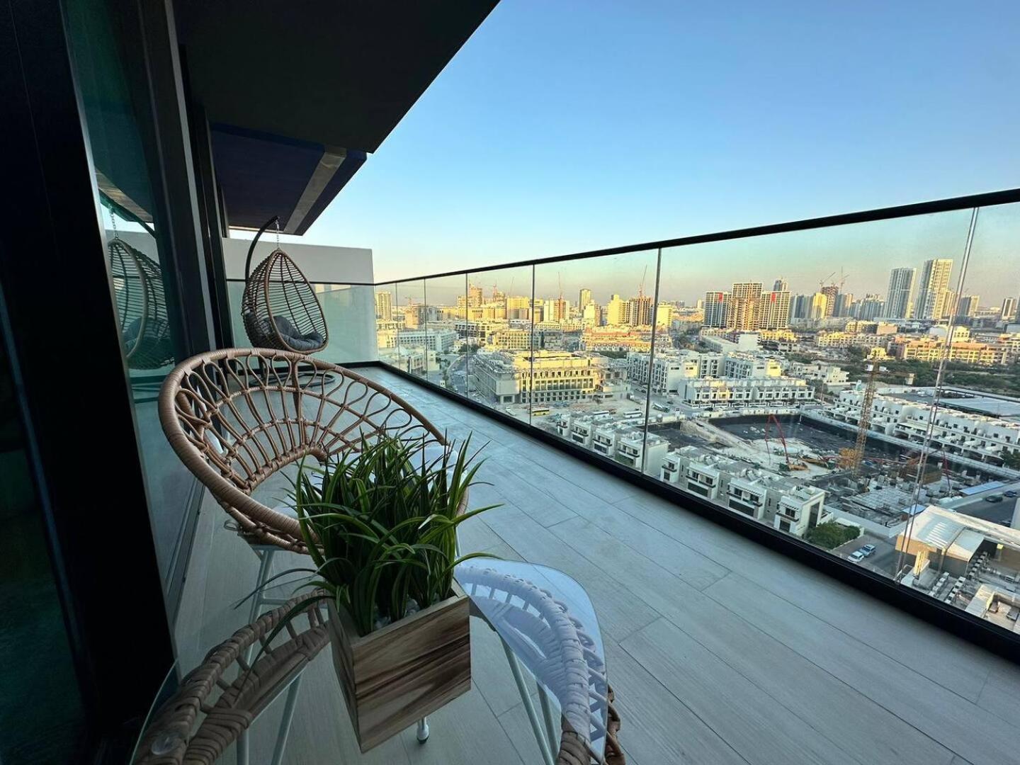 Brand New Premium 1br With Pool View In Jvc