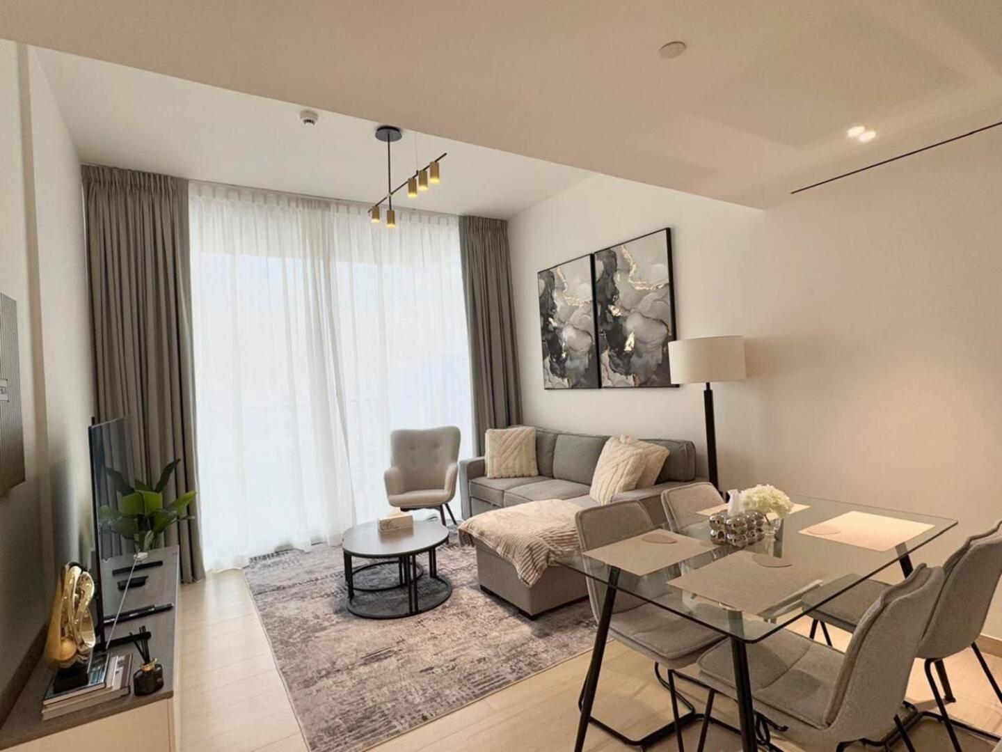 Brand New Premium 1br With Pool View In Jvc Apartment