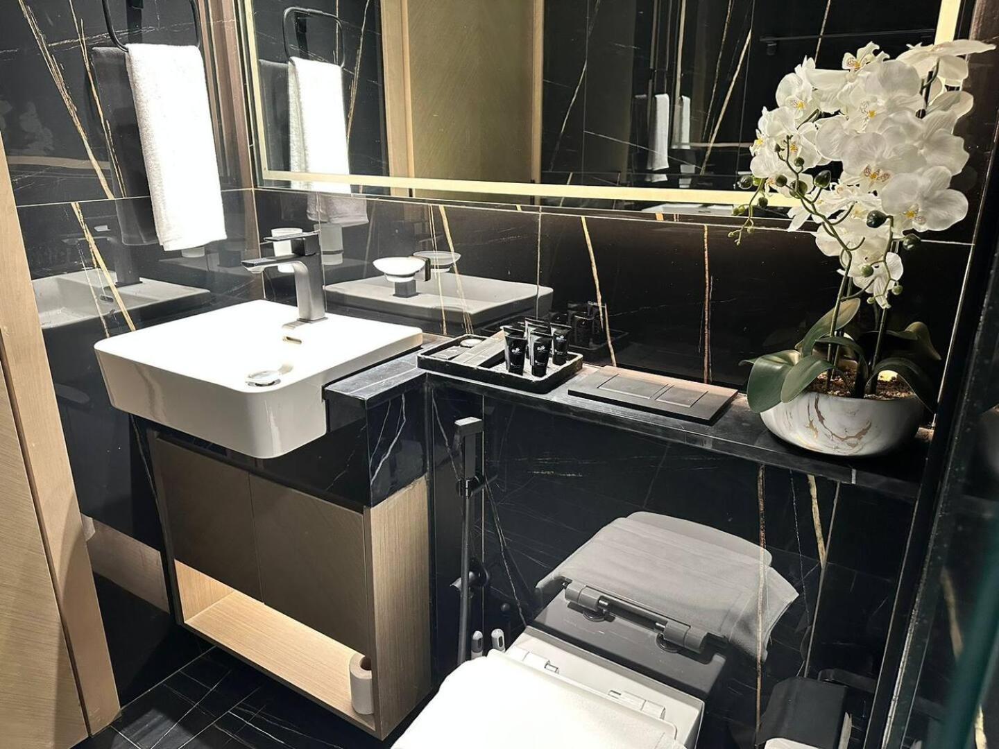Apartment Brand New Premium 1br With Pool View In Jvc