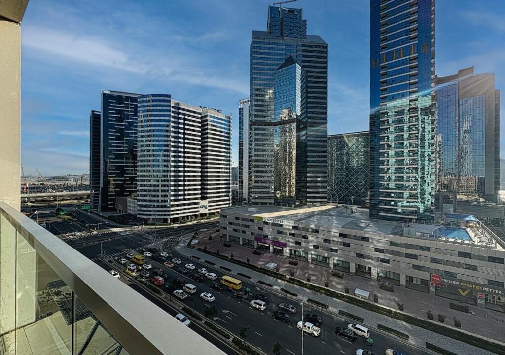 Dreamshoma-1b Spacious Dubai