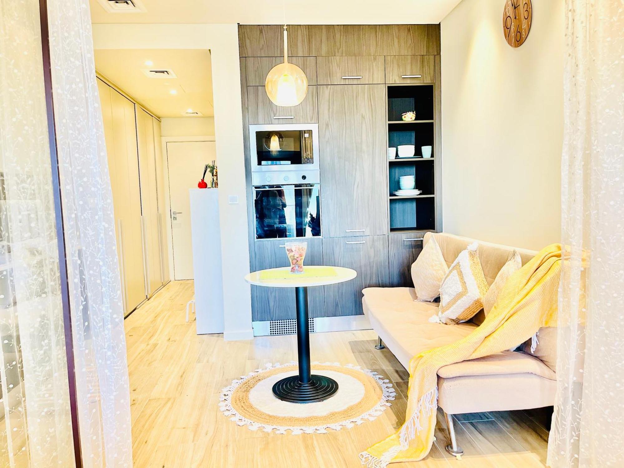 Spacious Spectacular Skyline View In Heart Of Apartment Dubai