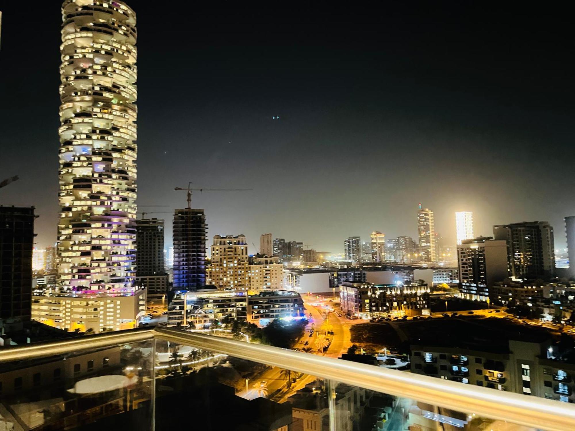 Spacious Spectacular Skyline View In Heart Of Dubai