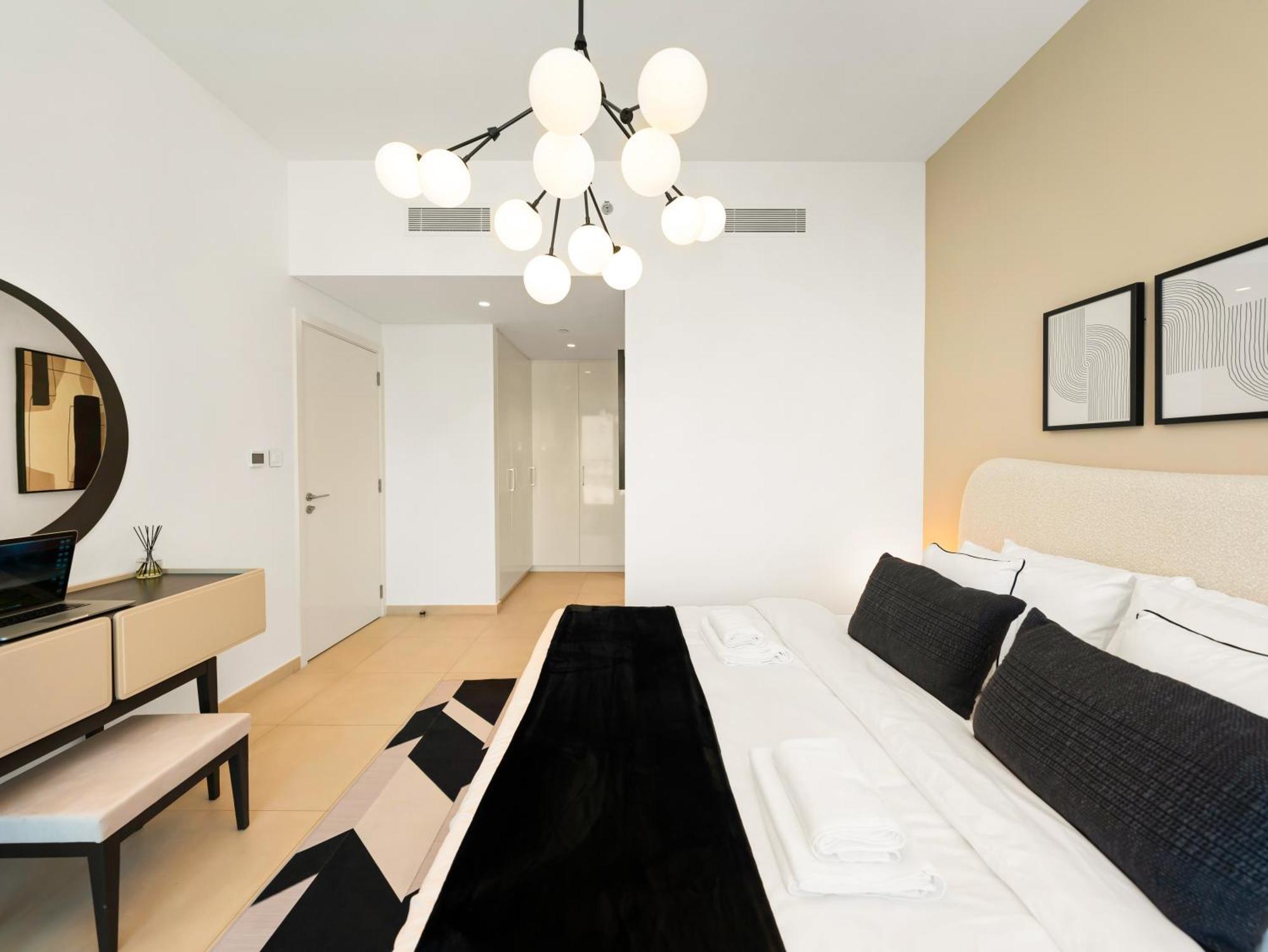 Royal Vista At Downtown Views Ii - Views - Brand New Luxury 2br Apartment