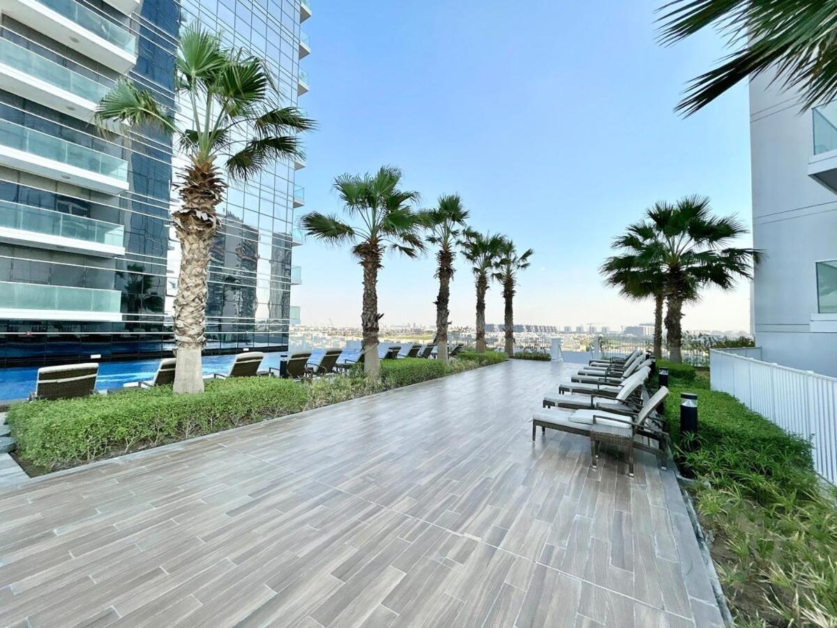 Homes 2 Retreat - Cozy With Balcony & Desert Views In Damac Hills 1 Apartment Dubai