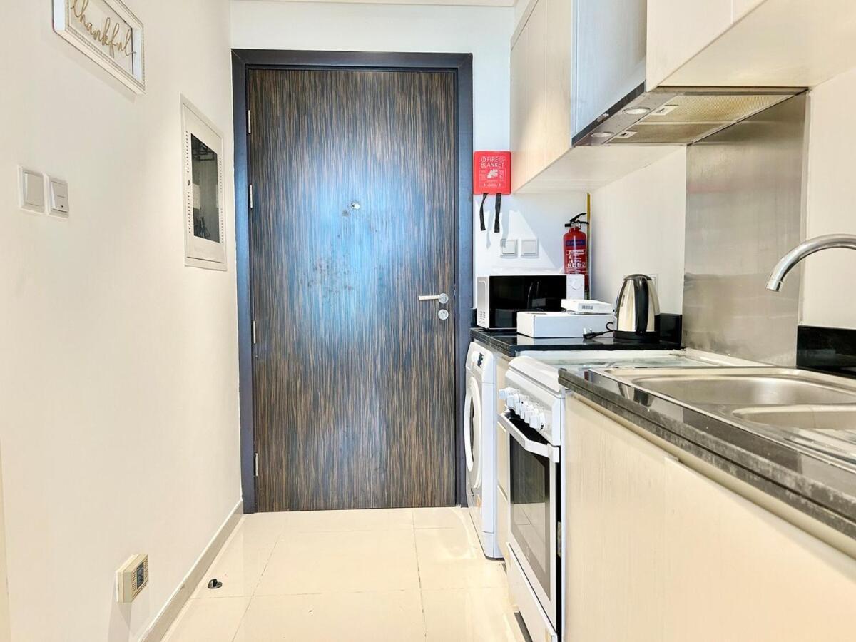 Homes 2 Retreat - Cozy With Balcony & Desert Views In Damac Hills 1 Apartment *
