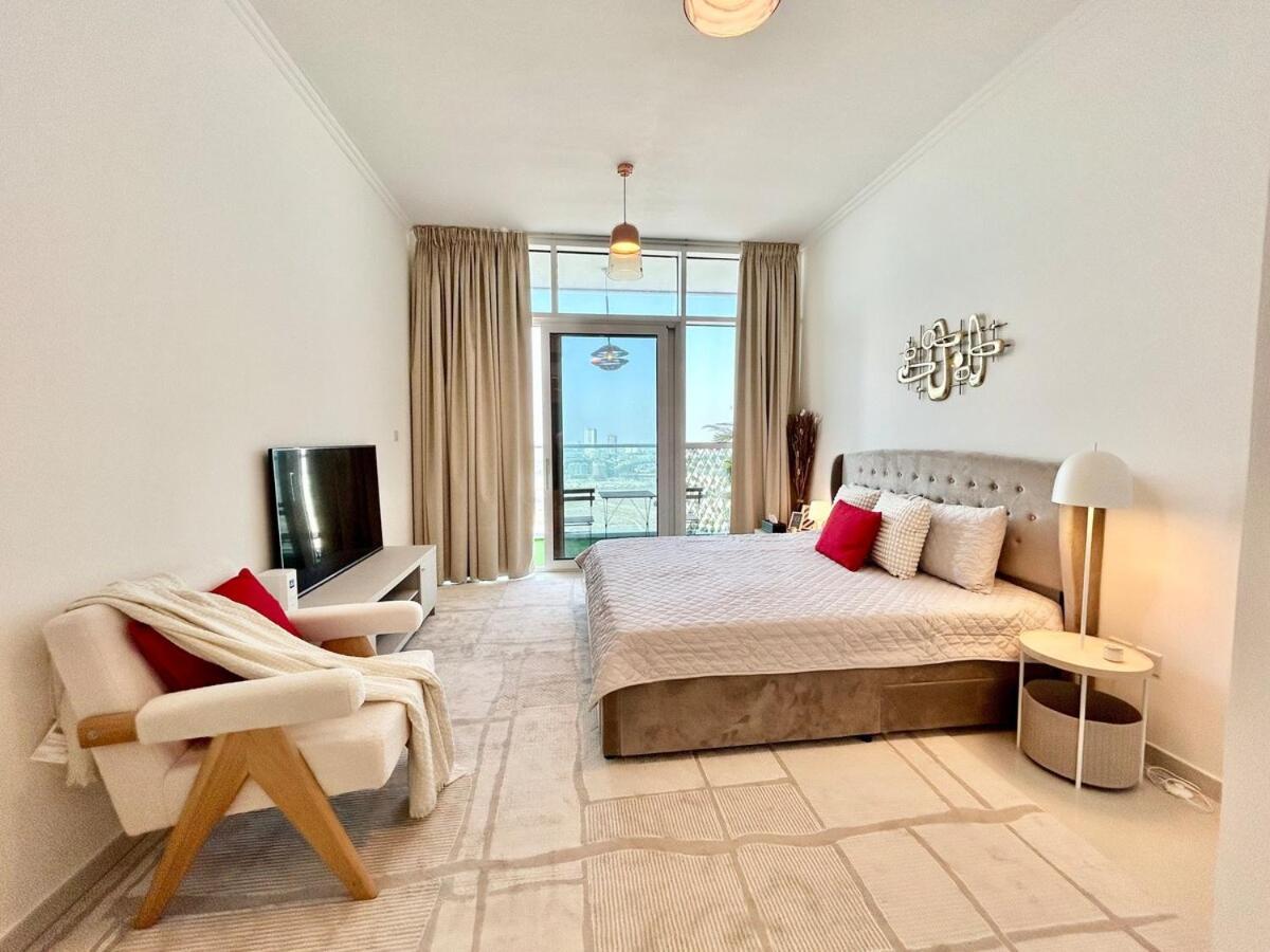 Homes 2 Retreat - Cozy With Balcony & Desert Views In Damac Hills 1