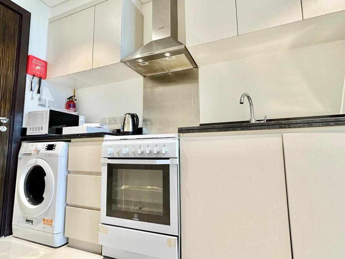 Homes 2 Retreat - Cozy With Balcony & Desert Views In Damac Hills 1 *