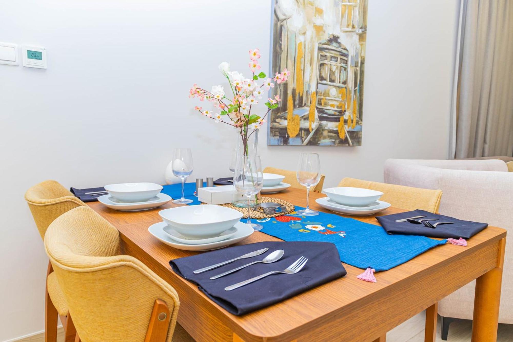 Bloomfields Splendid 1br In Al Jaddaf Apartment